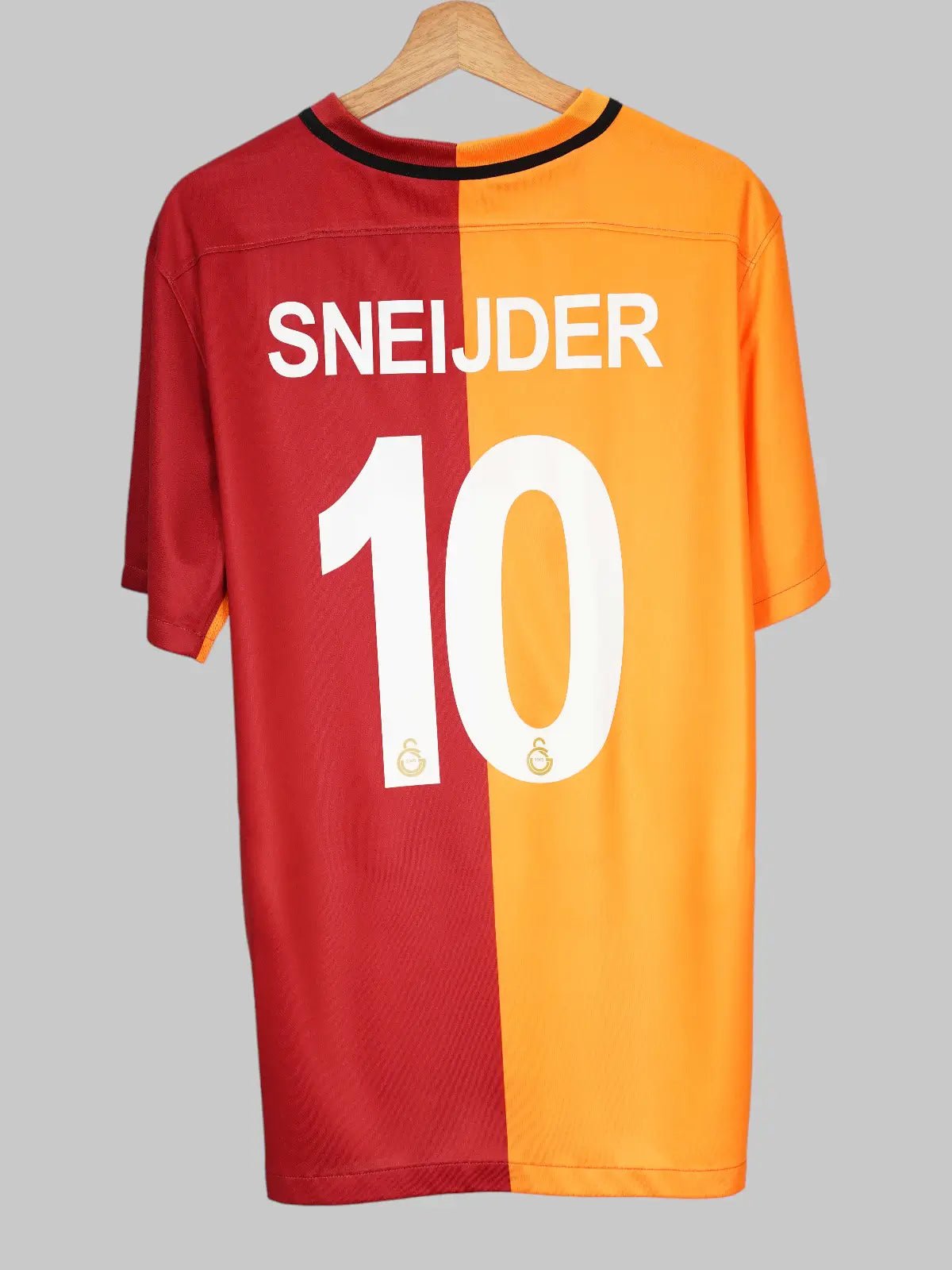 Galatasaray Home Shirt 2015/16 Sneijder 10 (L)