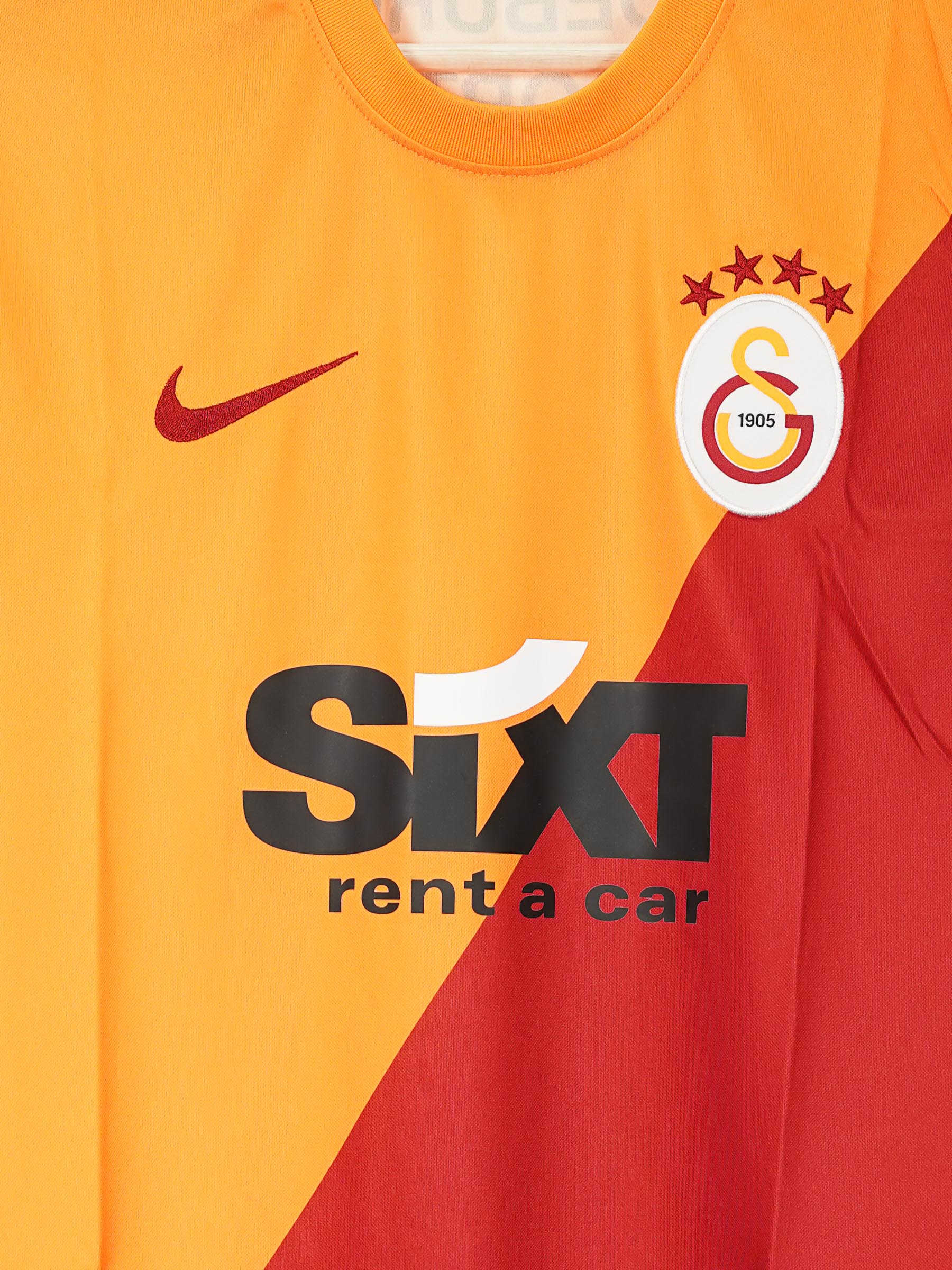 Galatasaray Home Shirt 2021/2022 BNWT (L)