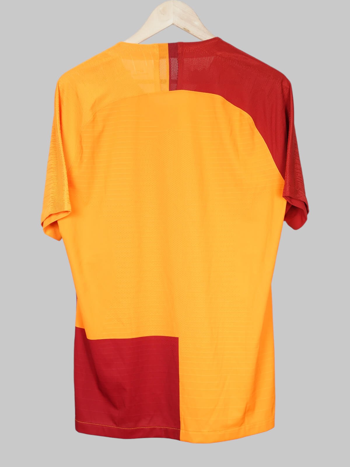 Galatasaray Home Shirt Player Issue 2018/19 (L)