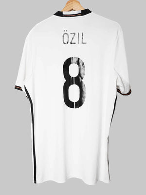 Germany Home Shirt 2015/16 Özil 8 (L)