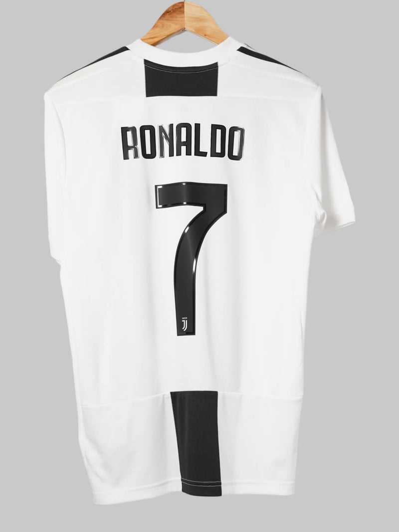2018/19 Juventus Ronaldo #7 Home Shirt (M)