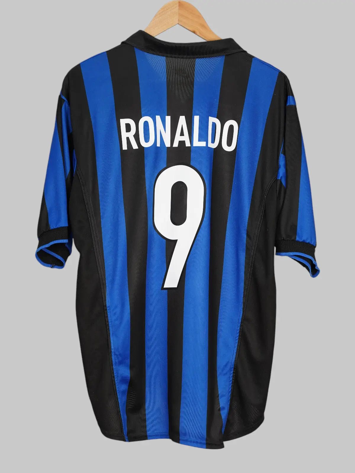 Inter Milan Home Shirt 1998/99 Ronaldo 9 (L)