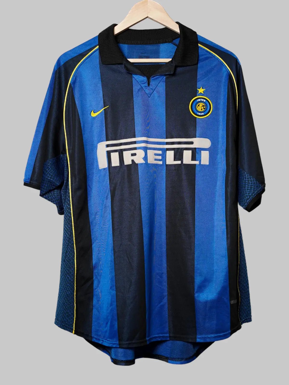Inter Milan Home Shirt 2001/2 Ronaldo 9 (XL)