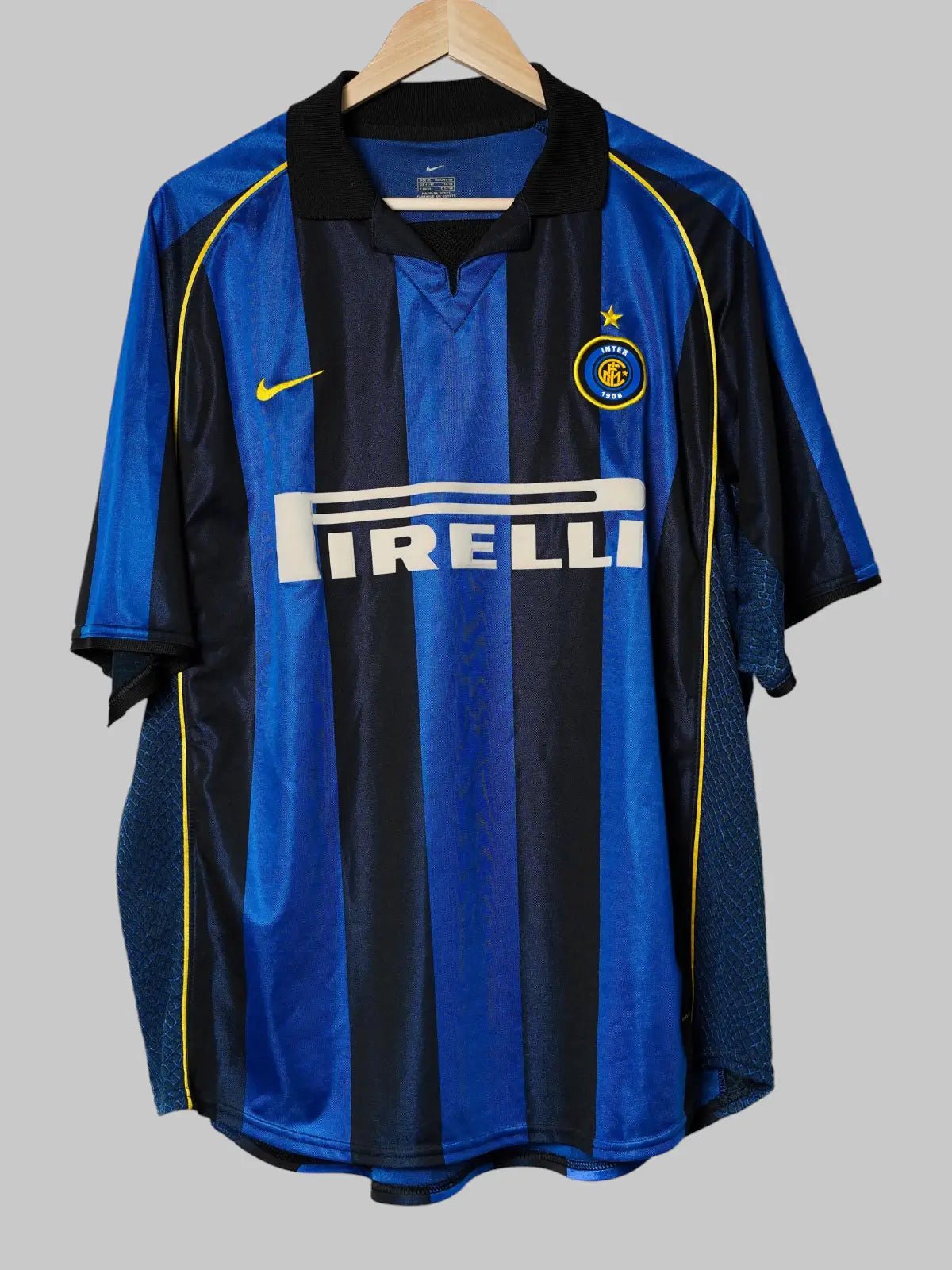 Inter Milan Home Shirt 2001/2 Ronaldo 9 (XL)