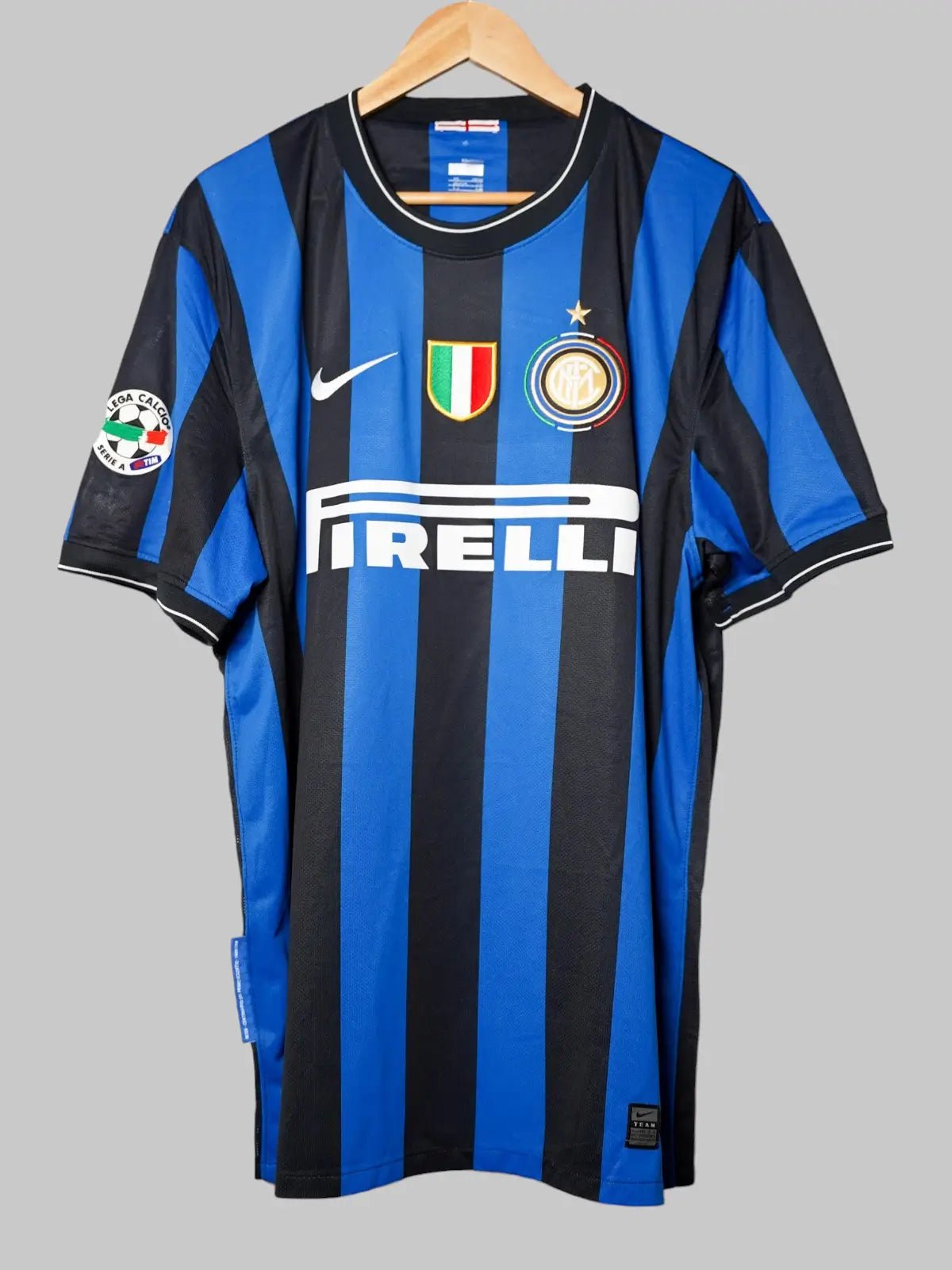 Inter Milan Home Shirt 2009/10 Milito 22 (XXL)