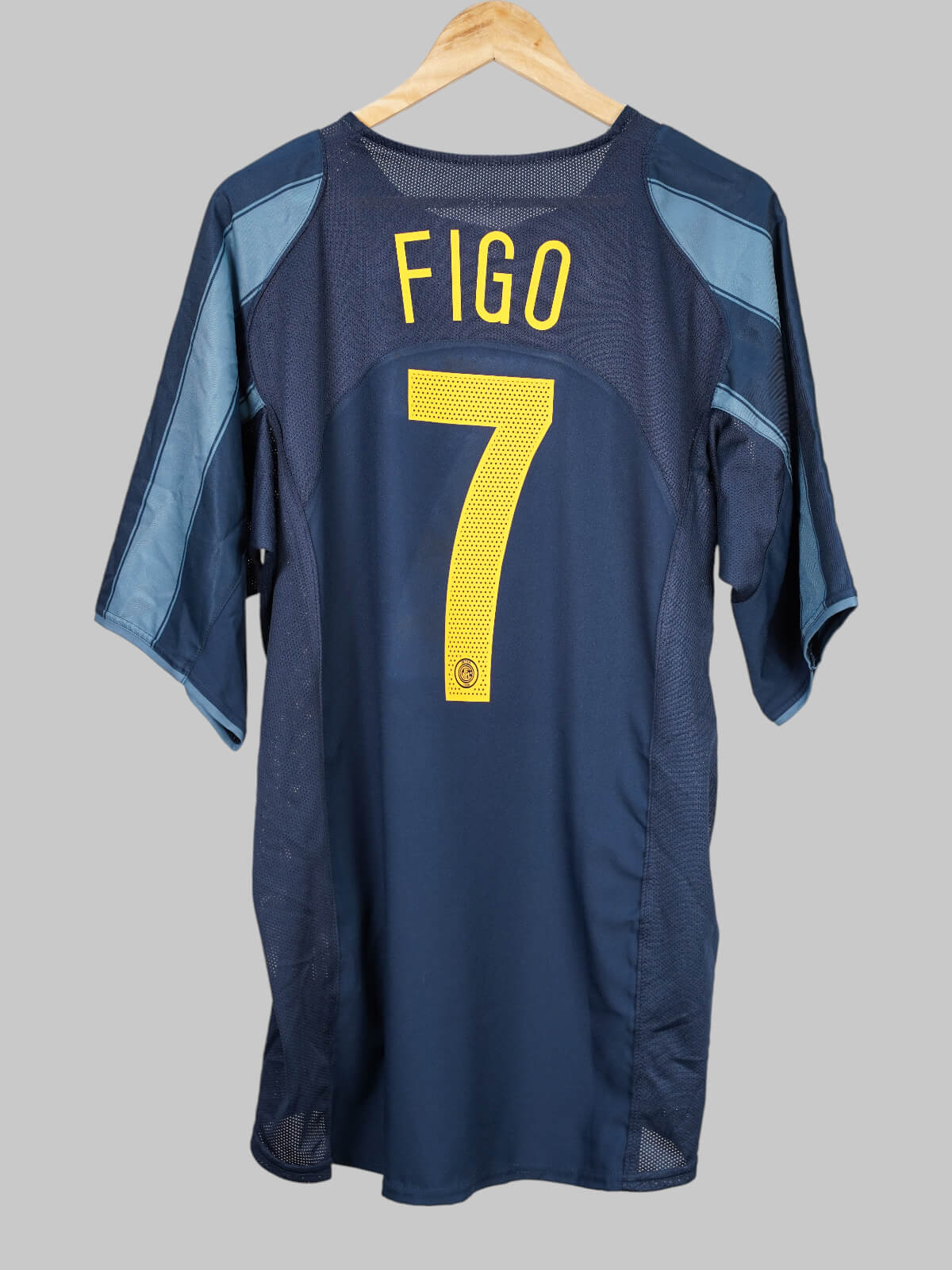 Inter Milan Third Shirt 2004/5 Figo 7 (XL)