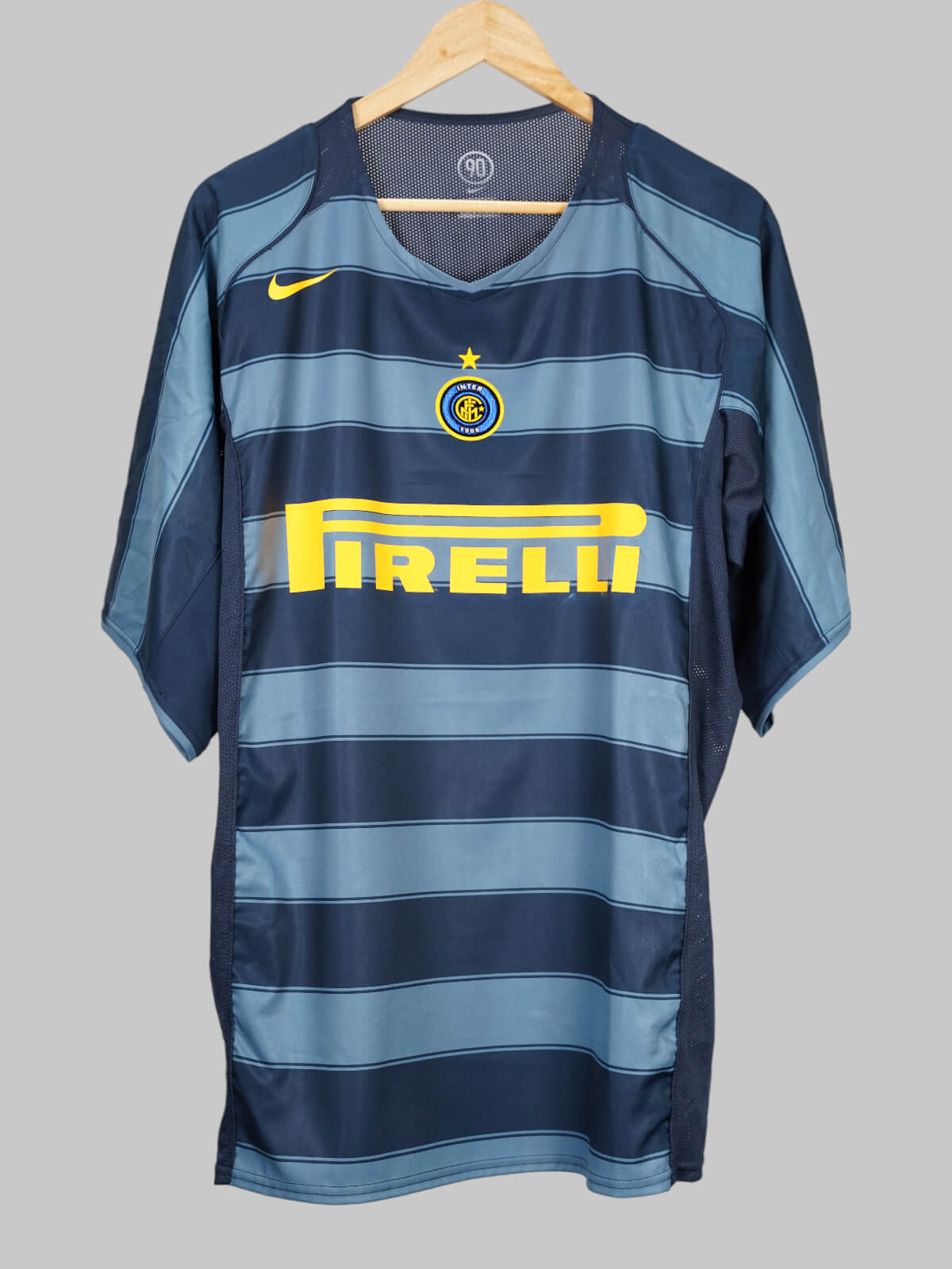 Inter Milan Third Shirt 2004/5 Figo 7 (XL)
