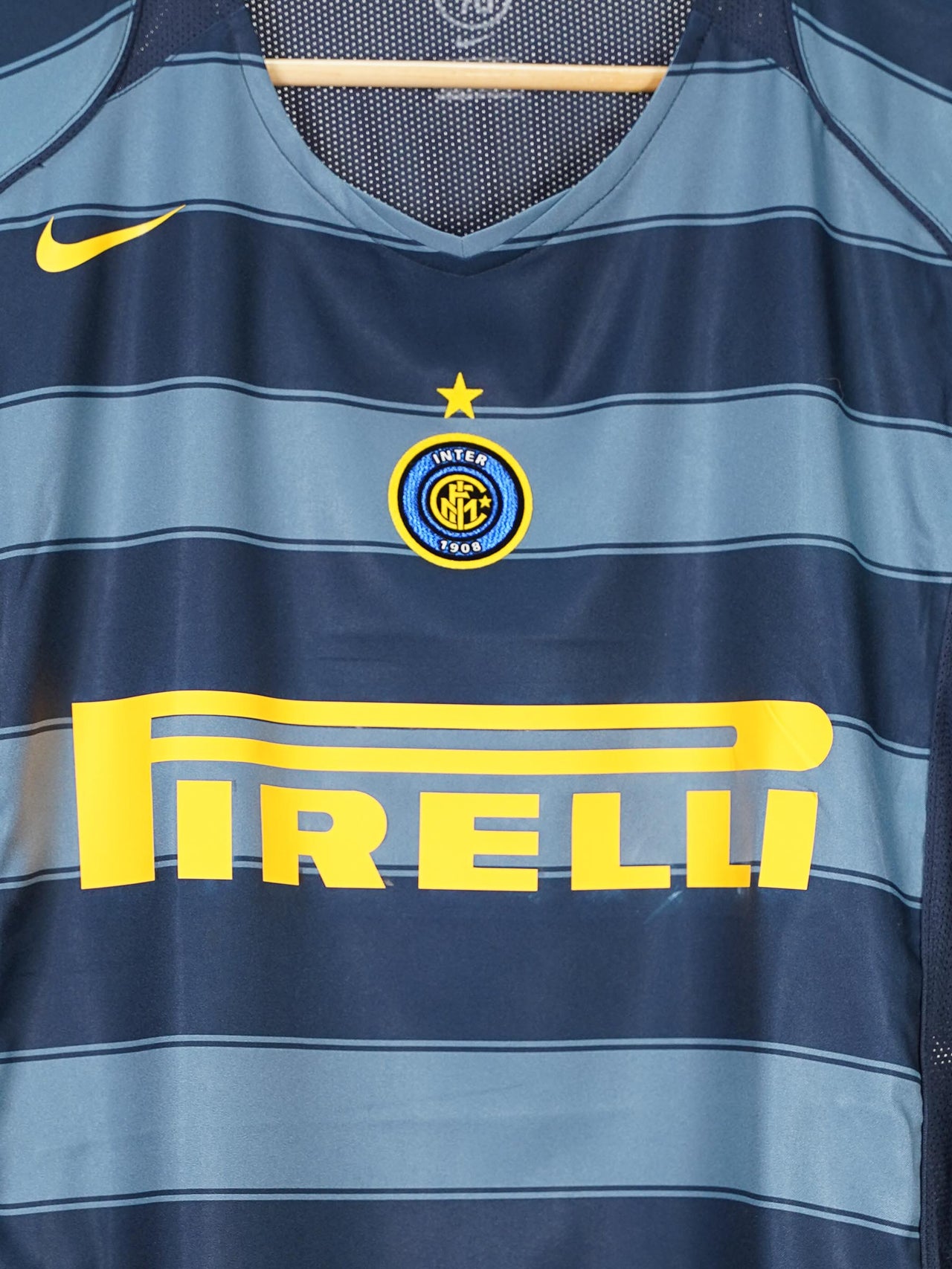 Inter Milan Third Shirt 2004/5 Figo 7 (XL)