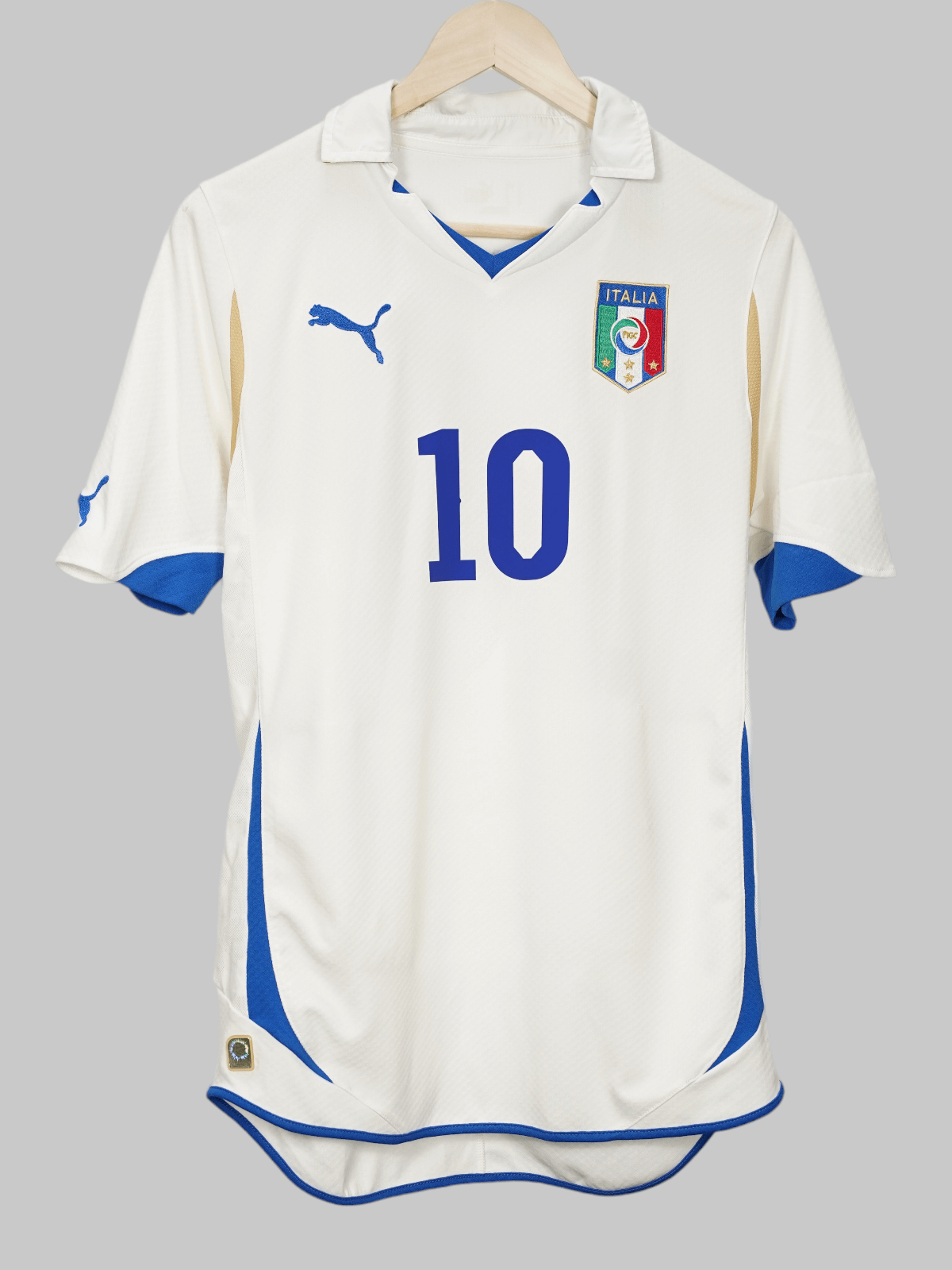 Italy Away Shirt 2010/11 Di natale 10 (S)