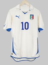 Italy Away Shirt 2010/11 Di natale 10 (S)