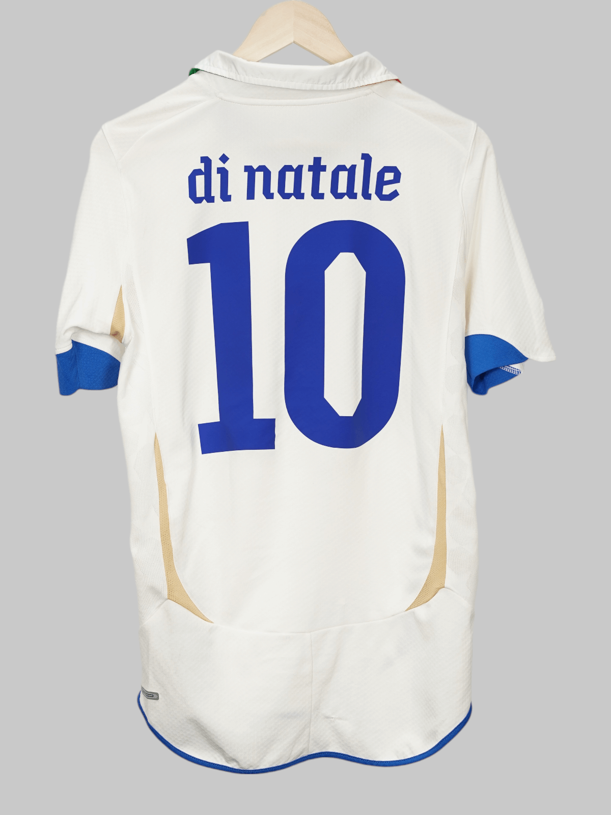 Italy Away Shirt 2010/11 Di natale 10 (S)