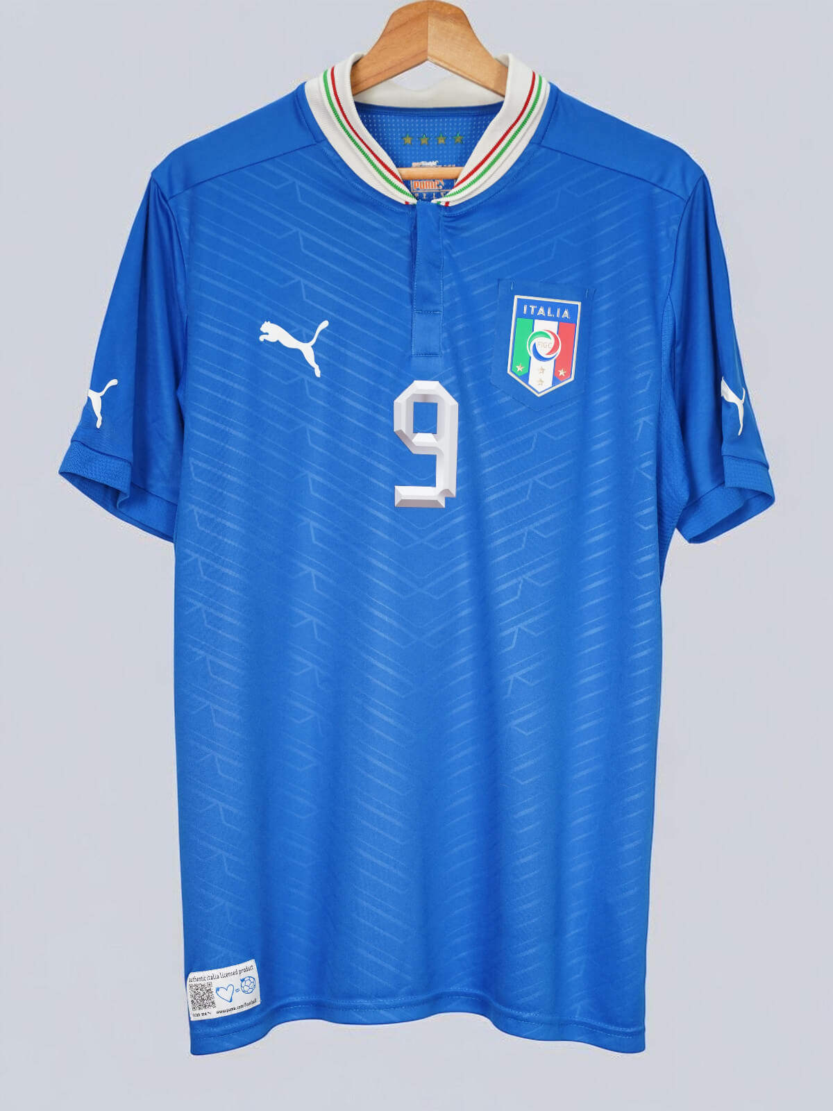 Italy Home Shirt 2011/12 Balotelli 9 (L)