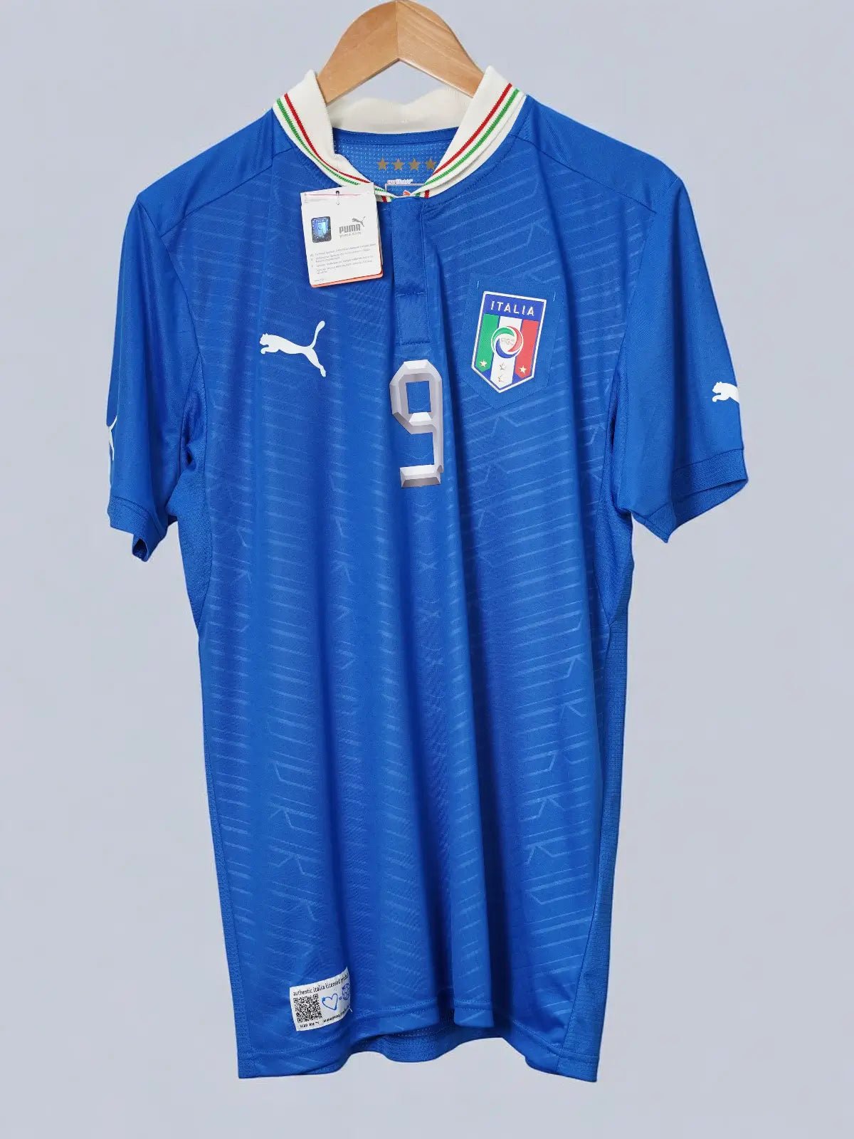 Italy Home Shirt 2012/13 Balotelli 9 BNWT (L)