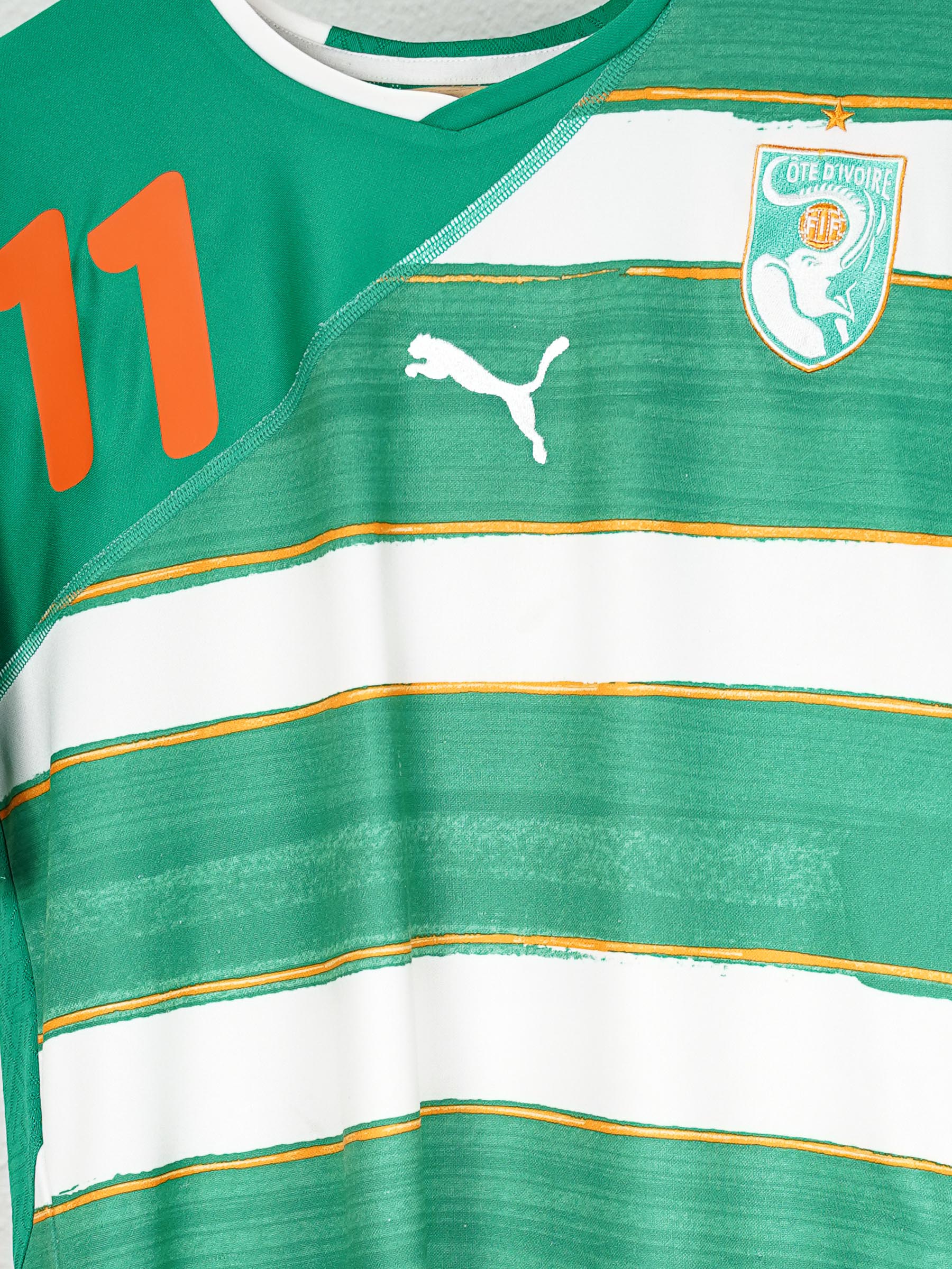 Ivory Coast Away Shirt 2010/11 Drogba 11 (S)