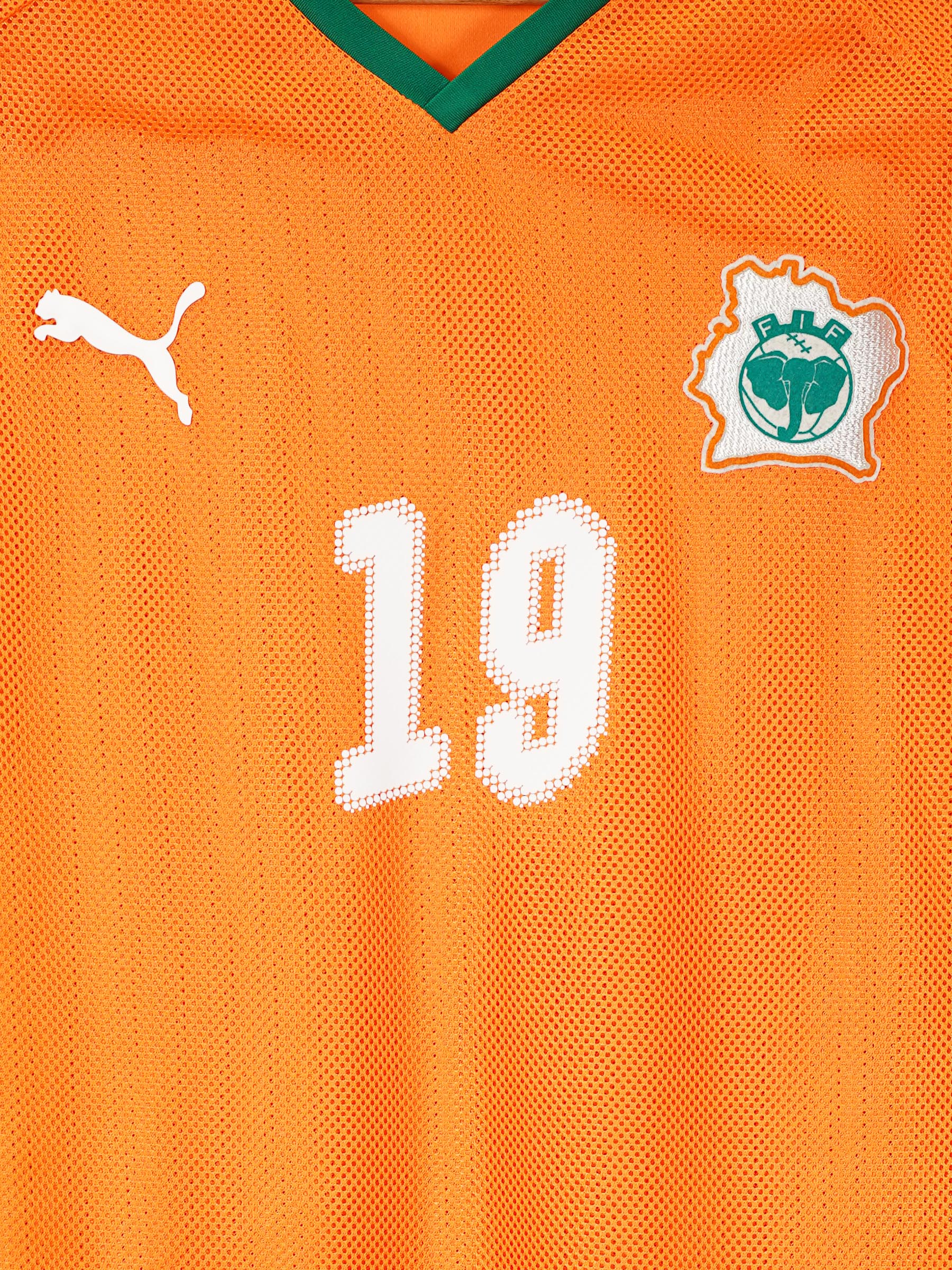 Ivory Coast Home Shirt 2008/9 Toure Yaya 19 (L)