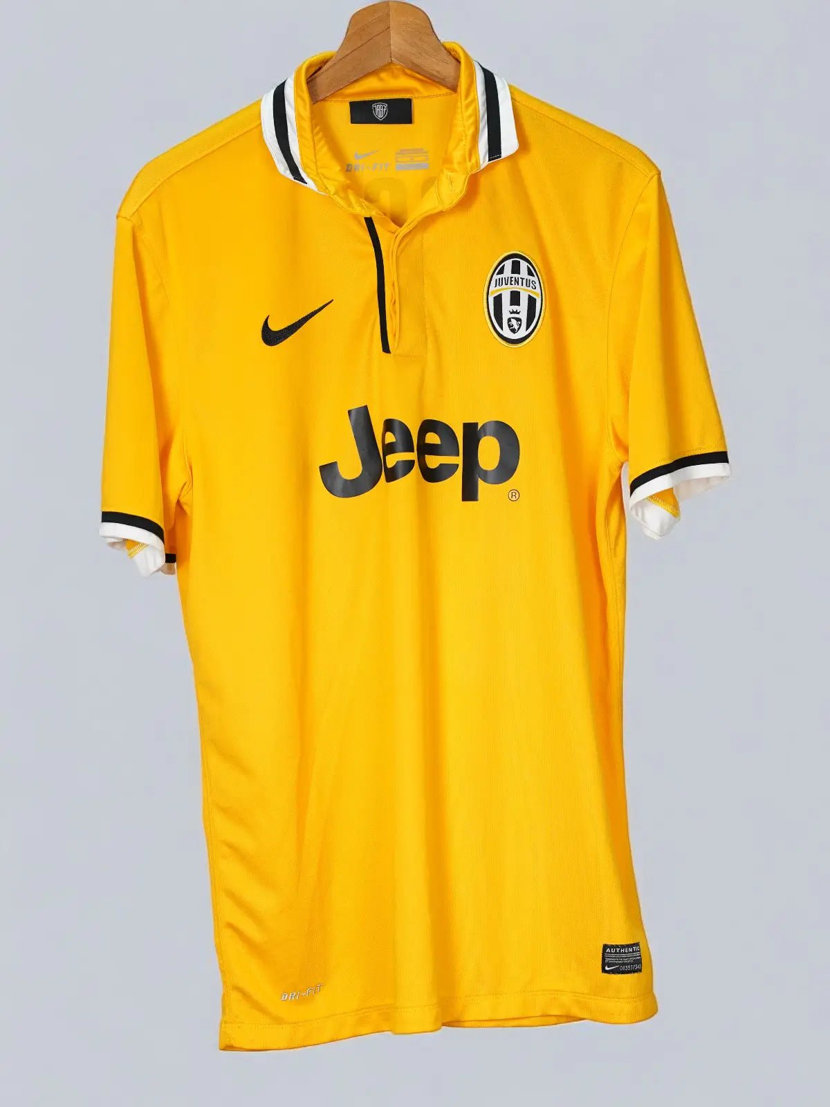 Juventus Away Shirt 2013/14 Pogba 6 (L)