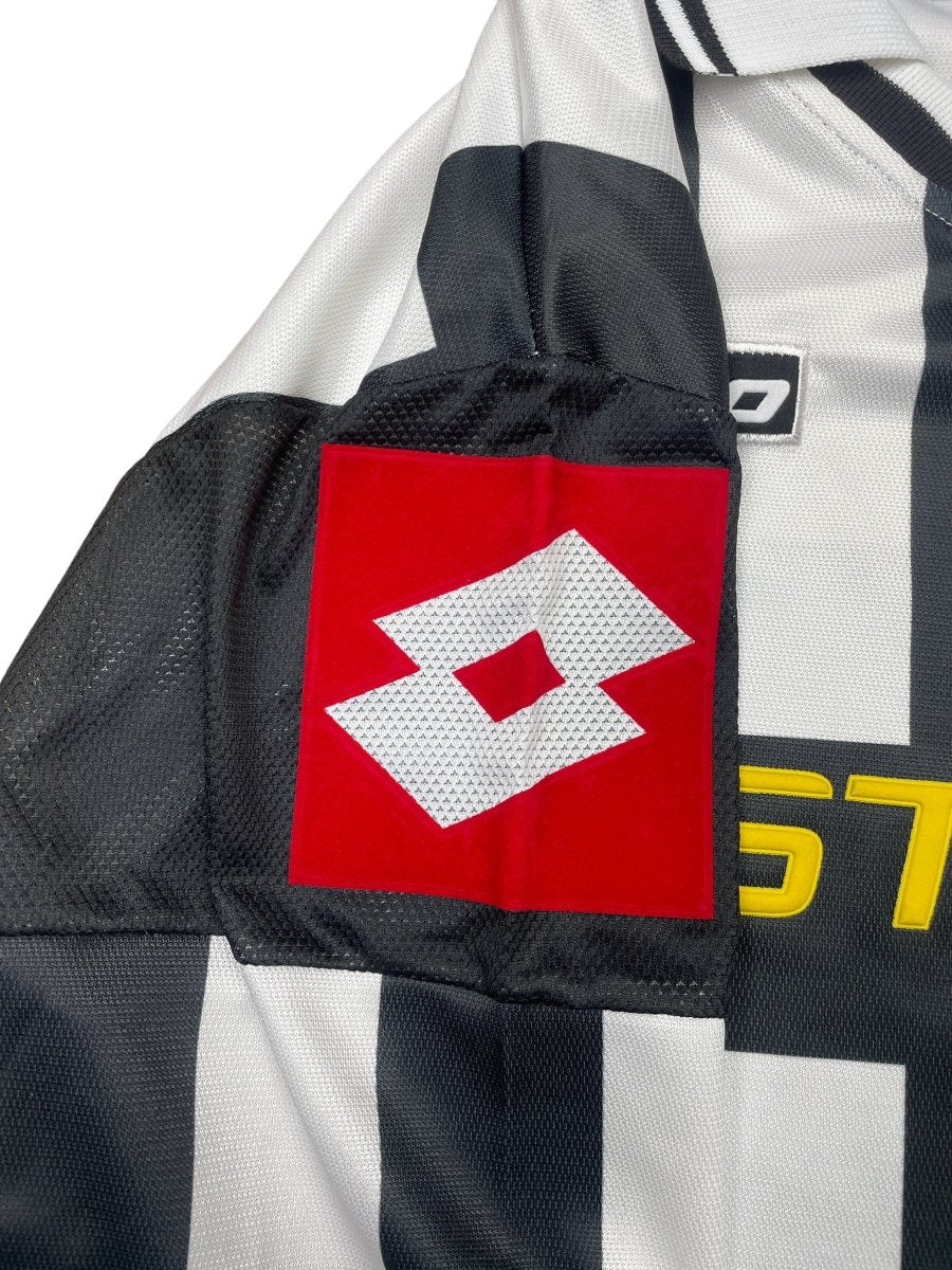 Juventus Home Shirt 2001/2 - 9/10 - M