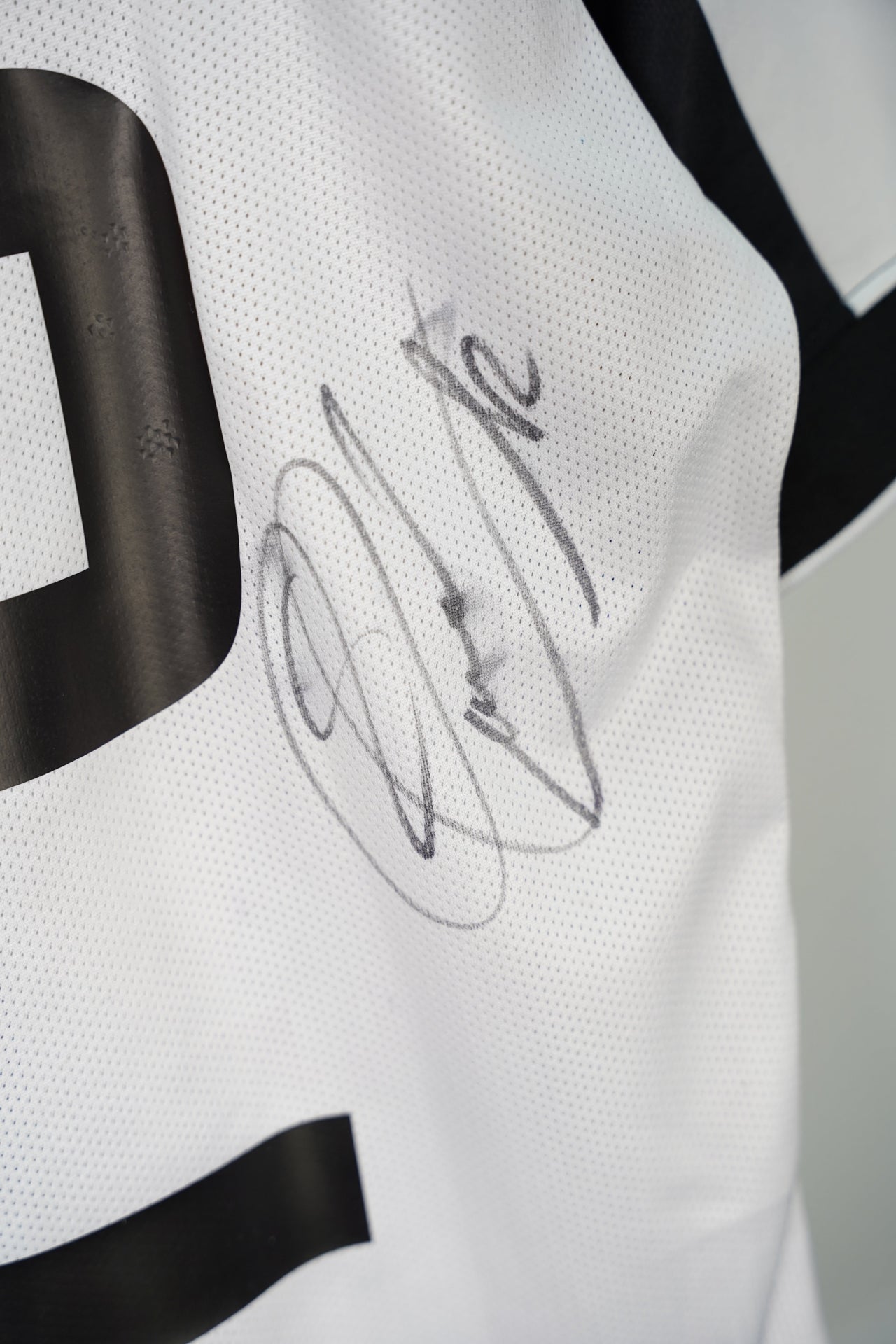 Juventus Home Shirt 2014/15 Giovinco 12 Signed (L)