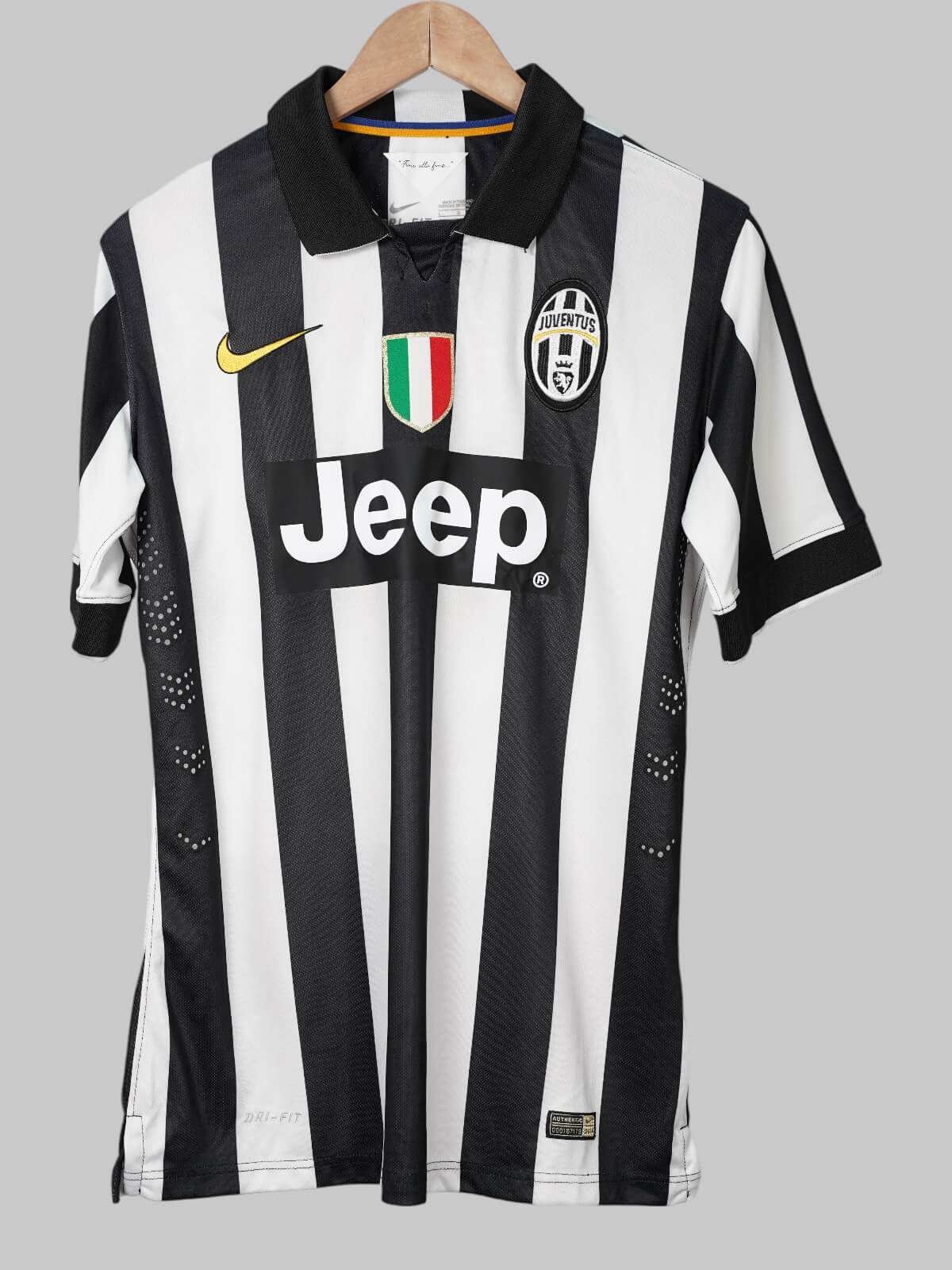 Juventus Home Shirt 2014/15 Giovinco 12 Signed (L)