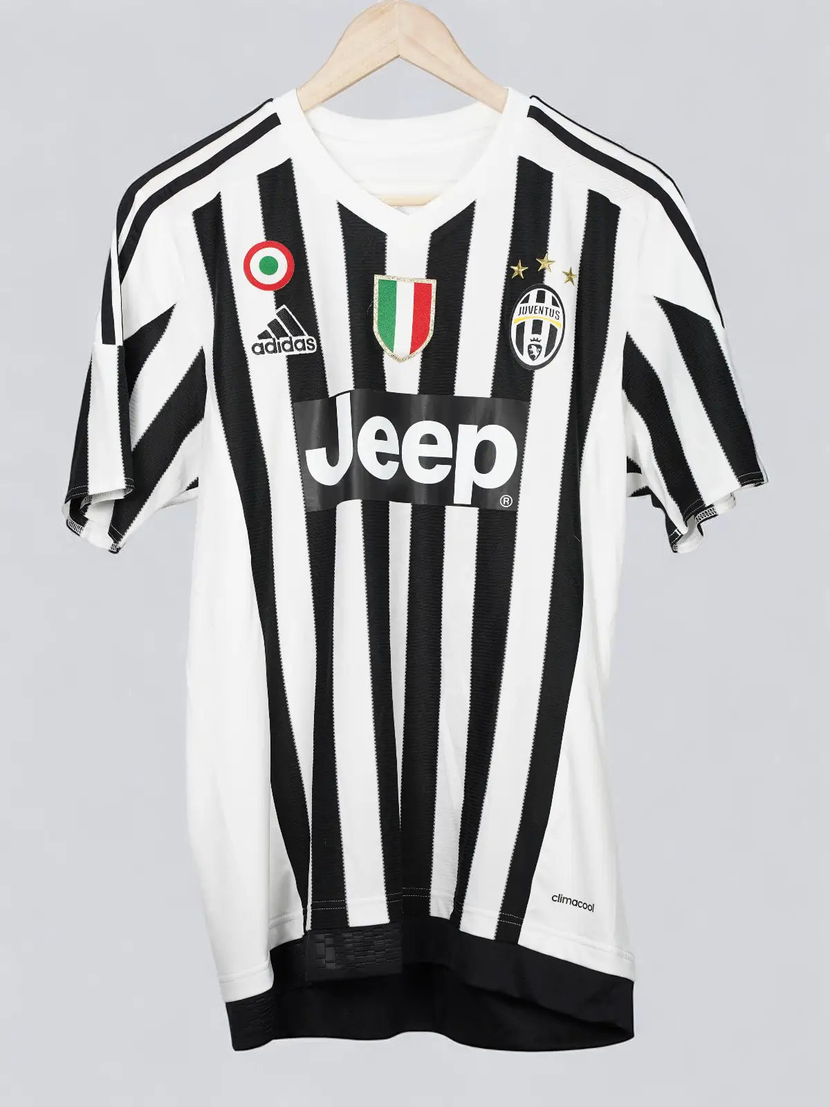 Juventus Home Shirt 2015/16 Barzagli 15 (M)
