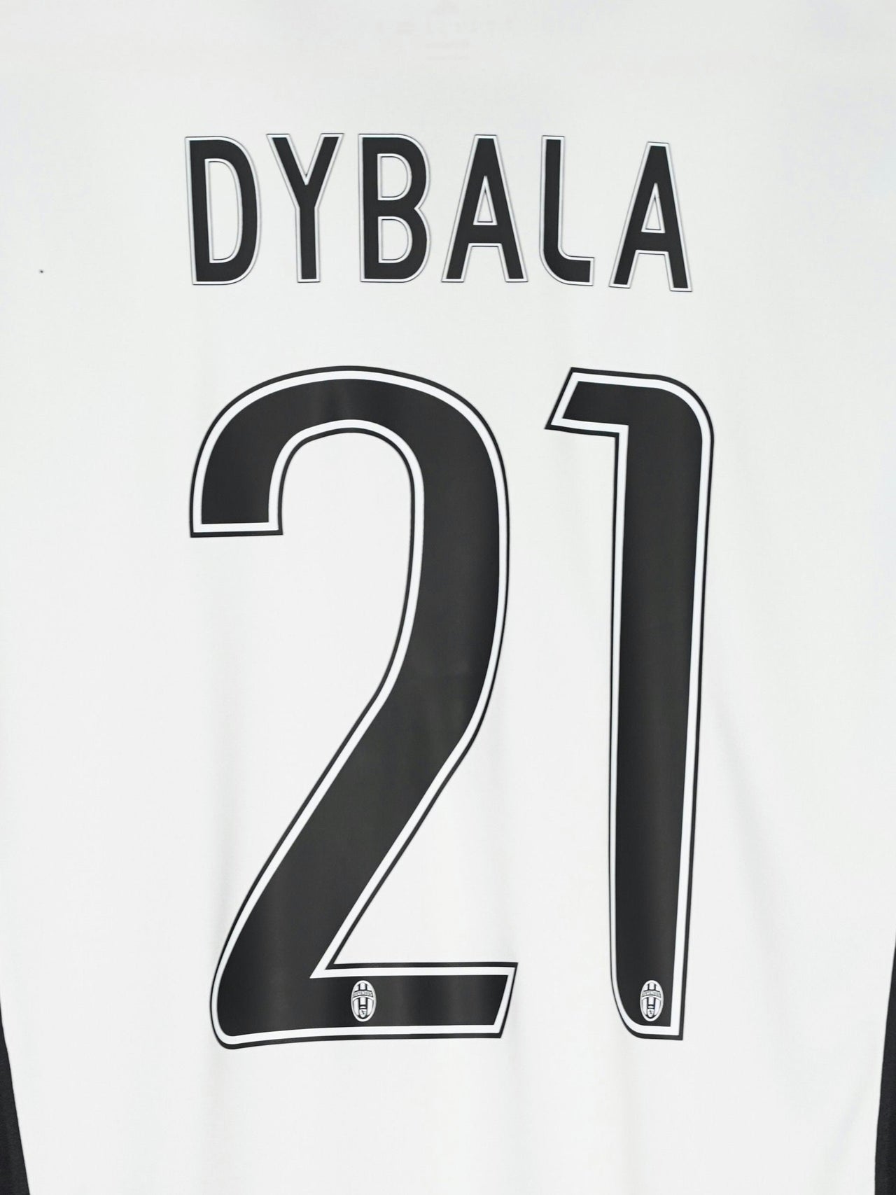 Juventus Home Shirt 2016/17 Dybala 21 (M)