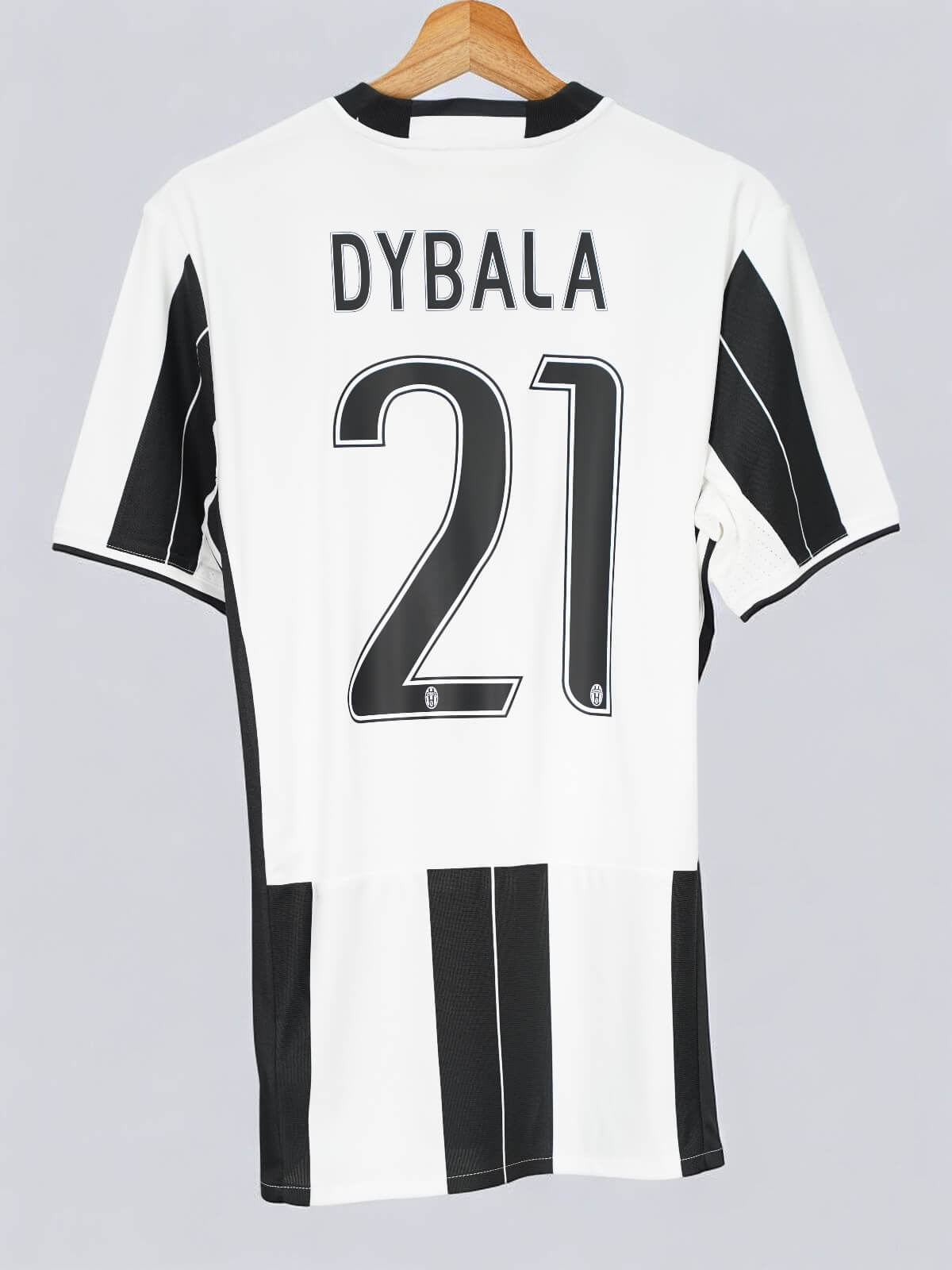 2016/17 Juventus Dybala #21 Home Shirt (M) Adidas | First11