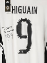 Juventus Home Shirt 2016/17 Higuain 9 Signed & BNWT (L)