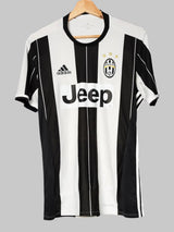 Juventus Home Shirt 2016/17 (M)