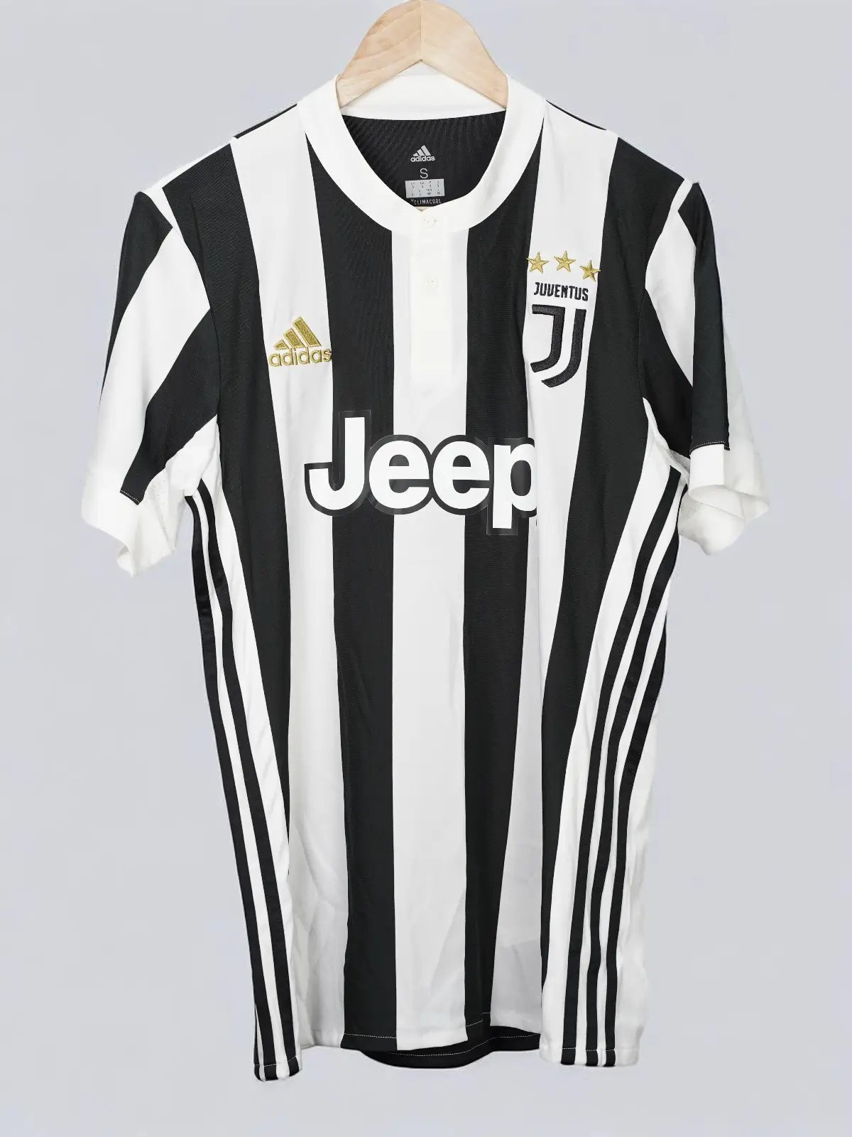 Juventus Home Shirt 2017/18 Khedira 6 (S)