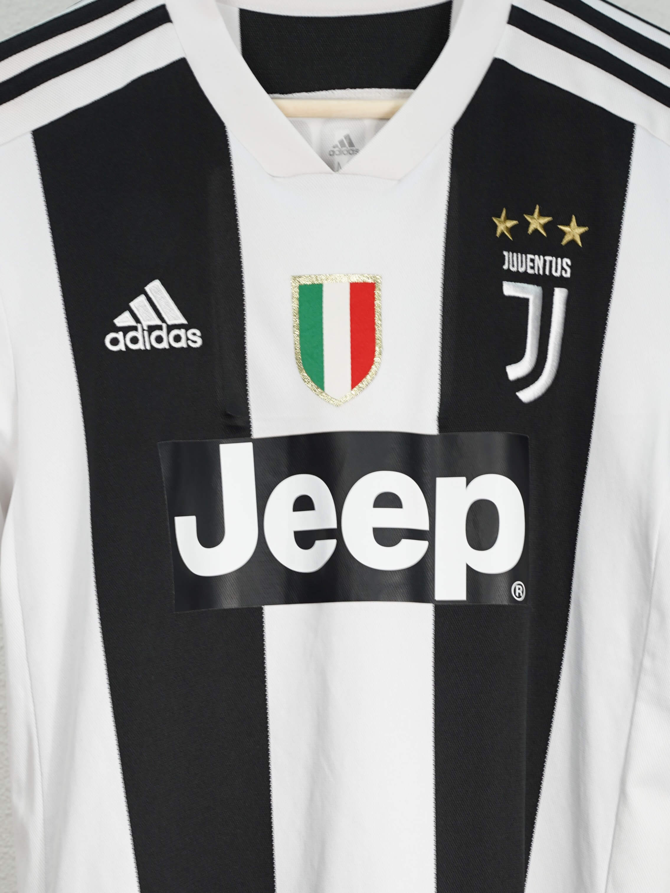 Juventus Home Shirt 2018/19 D.Costa 11 (M)