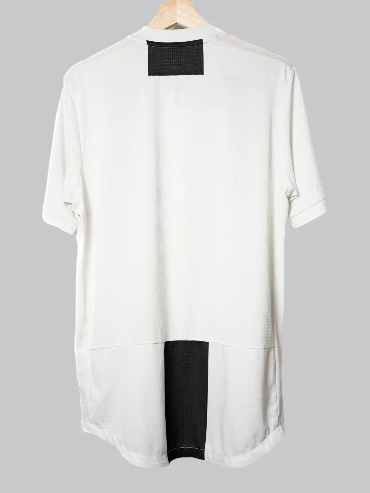 Juventus Home Shirt 2018/19 Player Issue (L)