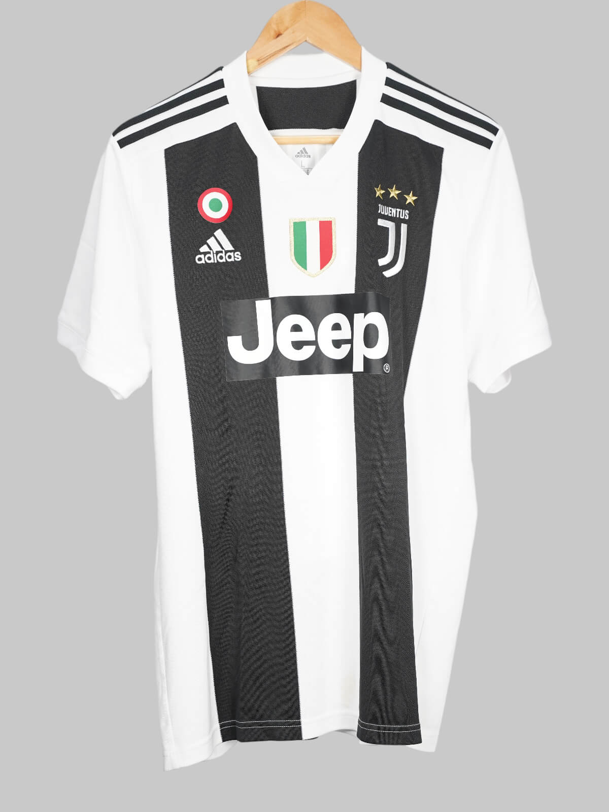 2018/19 Juventus Ronaldo #7 Home Shirt (L) Adidas | First11