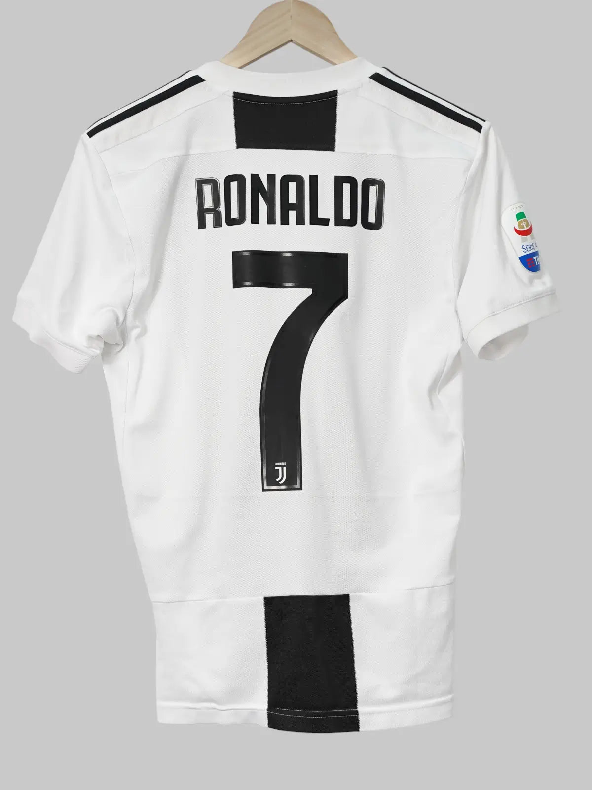 Juventus Home Shirt 2018/19 Ronaldo 7 (M)