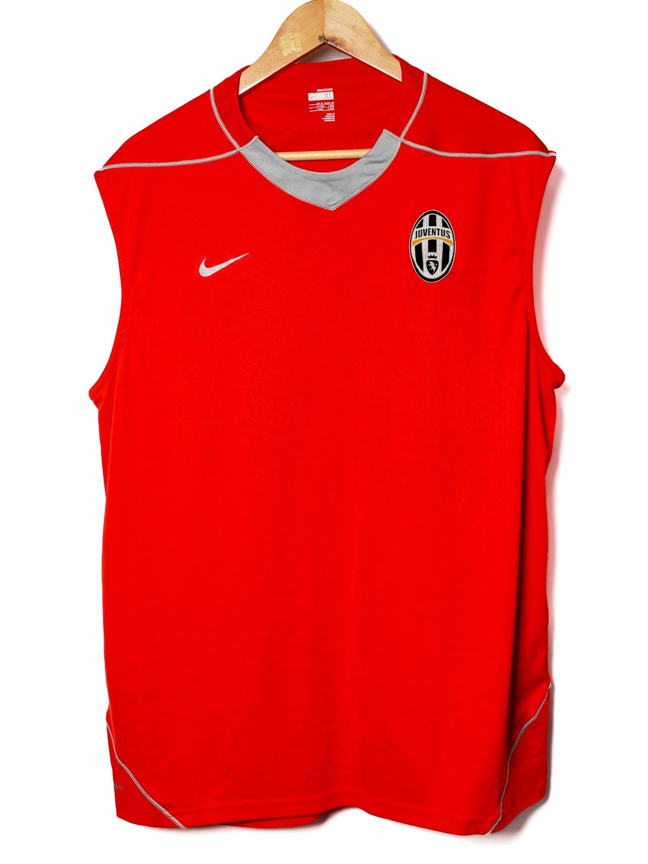 Juventus Sleeveless Player Issue Training Top 2007/8 (XL)