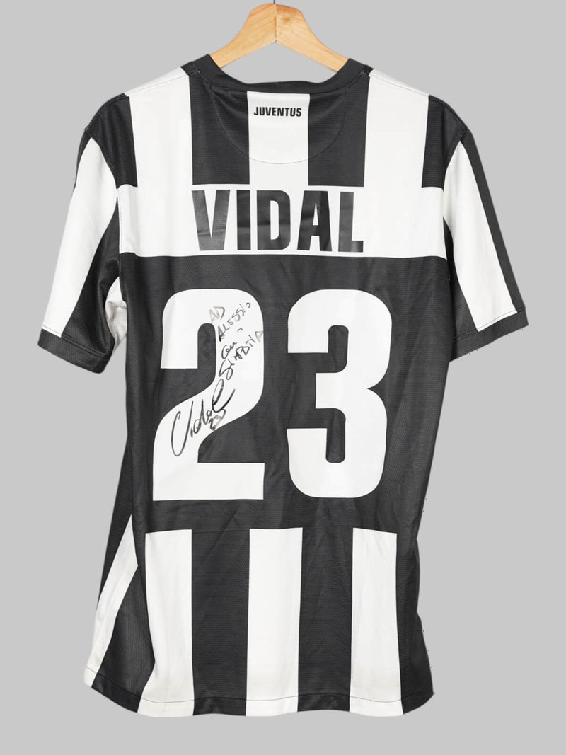 2012/13 Juventus Home Shirt Signed Vidal #23 (M)