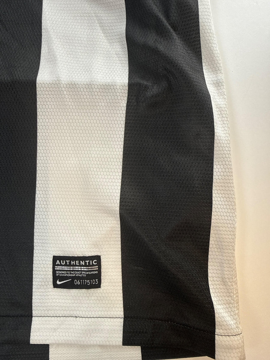 2012/13 Juventus Home Shirt Signed Vidal #23 (M)