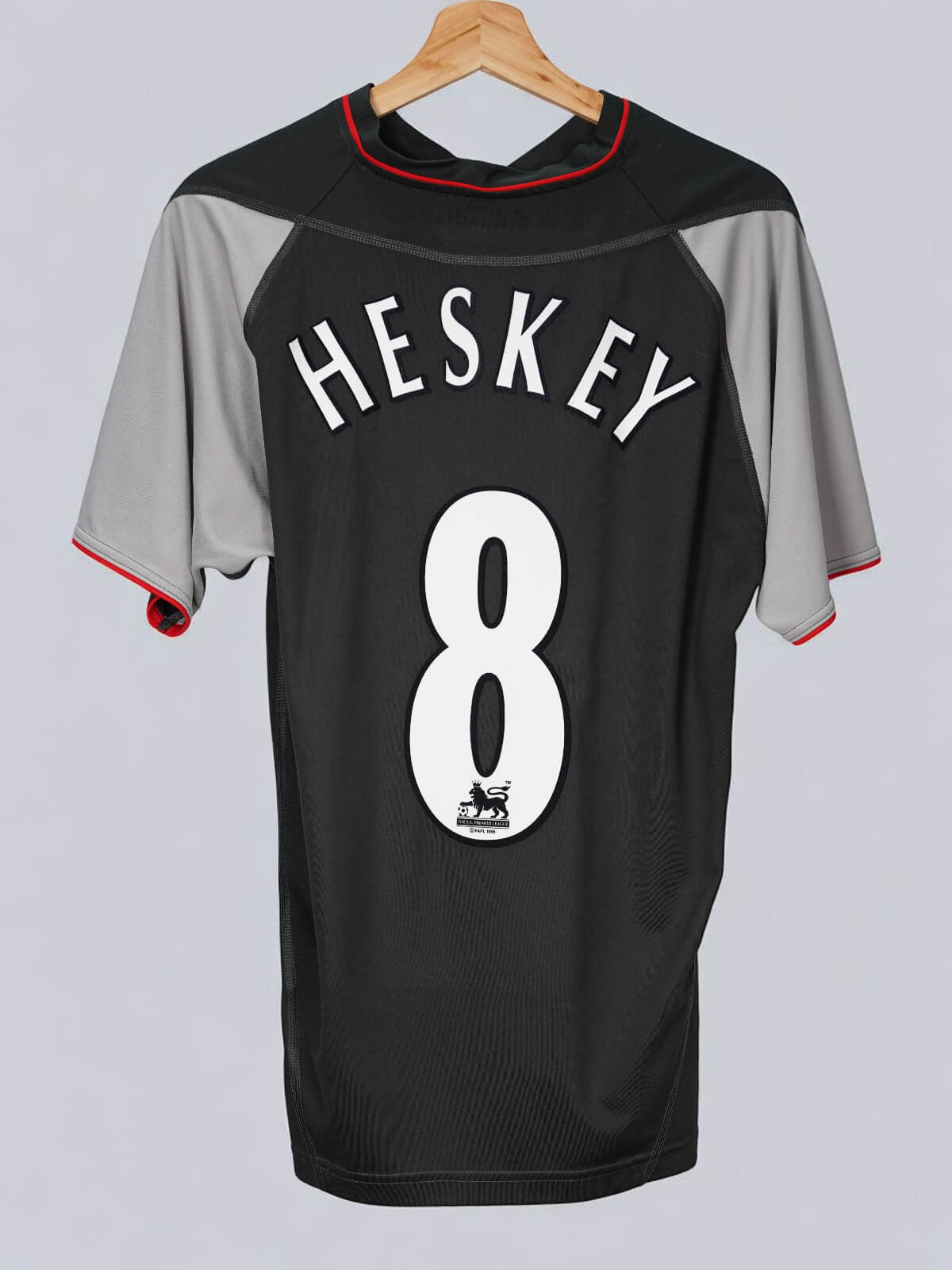 Liverpool Away Shirt 2002/3 Heskey 8 (L)