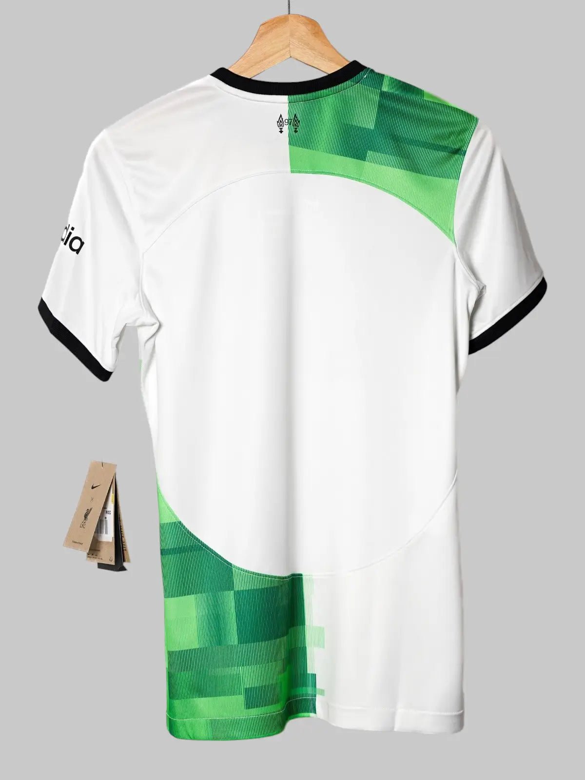 Liverpool Away Shirt 2023/24 BNWT (S Women)