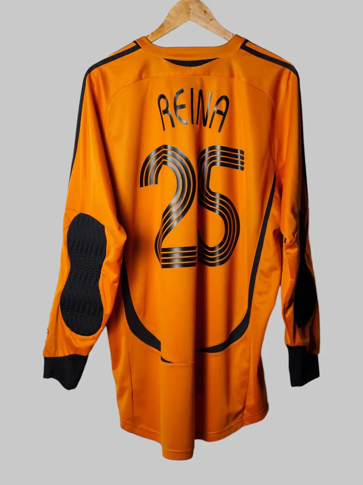 Liverpool Keeper Shirt 2006/7 Reina 25 (L)