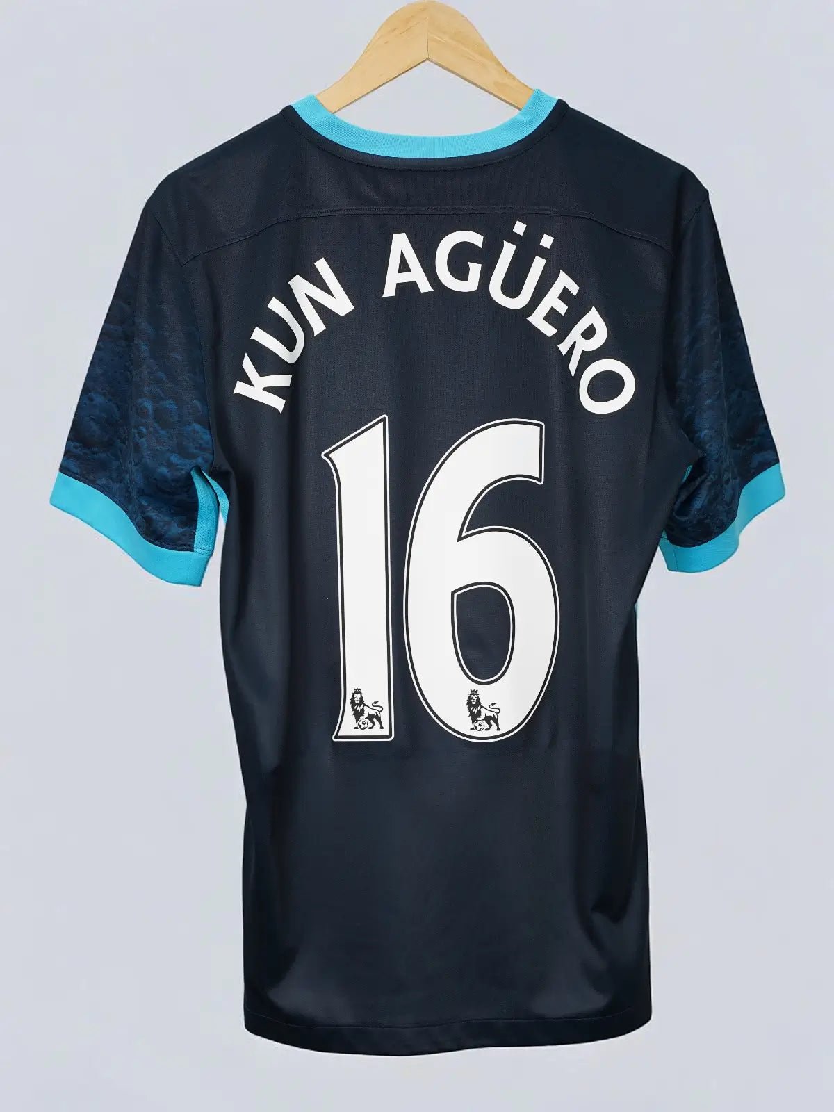 Manchester City Away Shirt 2015/16 Kun Aguero 16 (M)