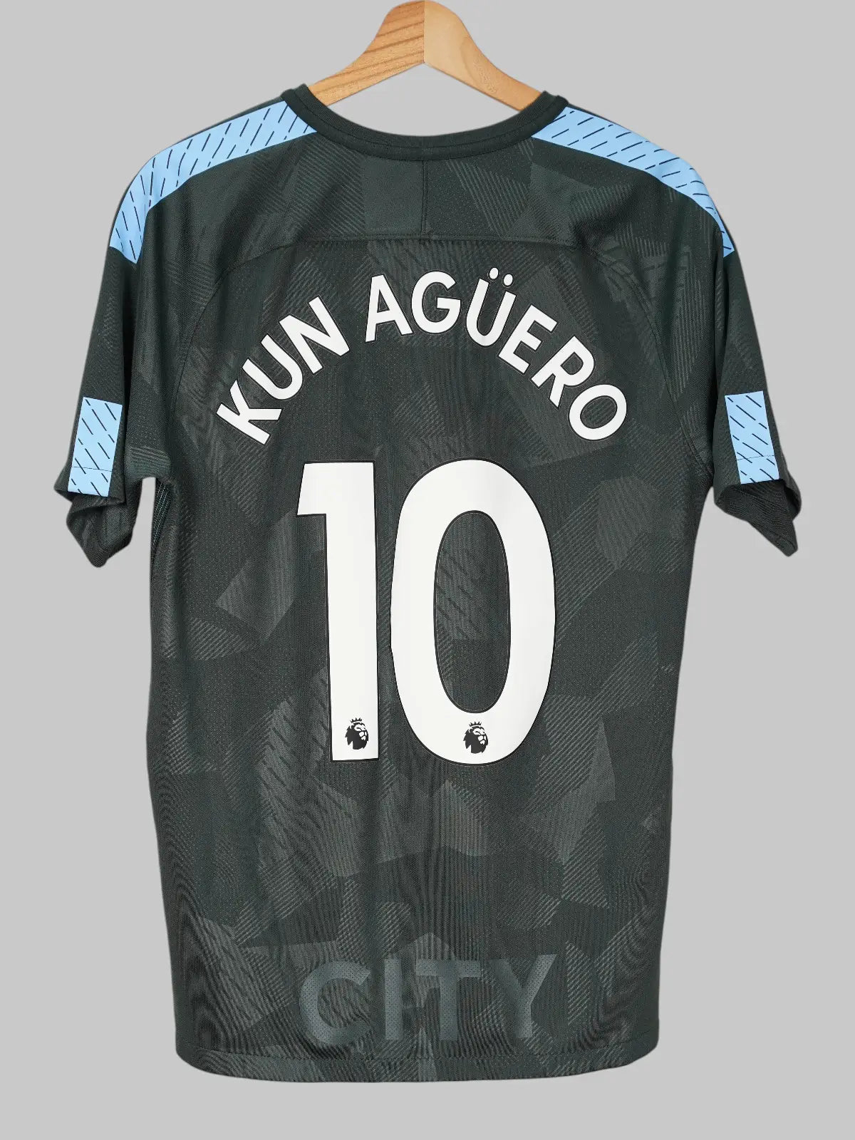 Manchester City Third Shirt 2017/18 Kun Aguero 10 (M)