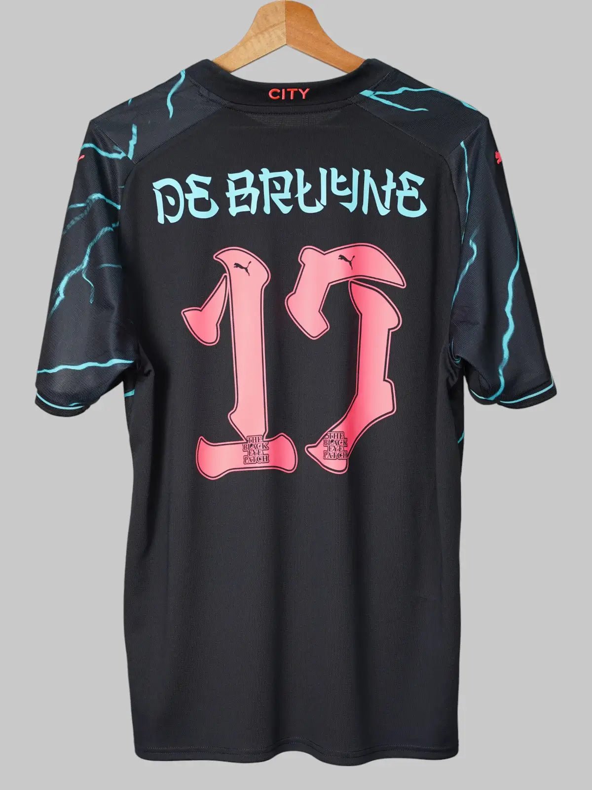 Manchester City Third Shirt 2023/24 BNWT De Bruyne 17 (L)