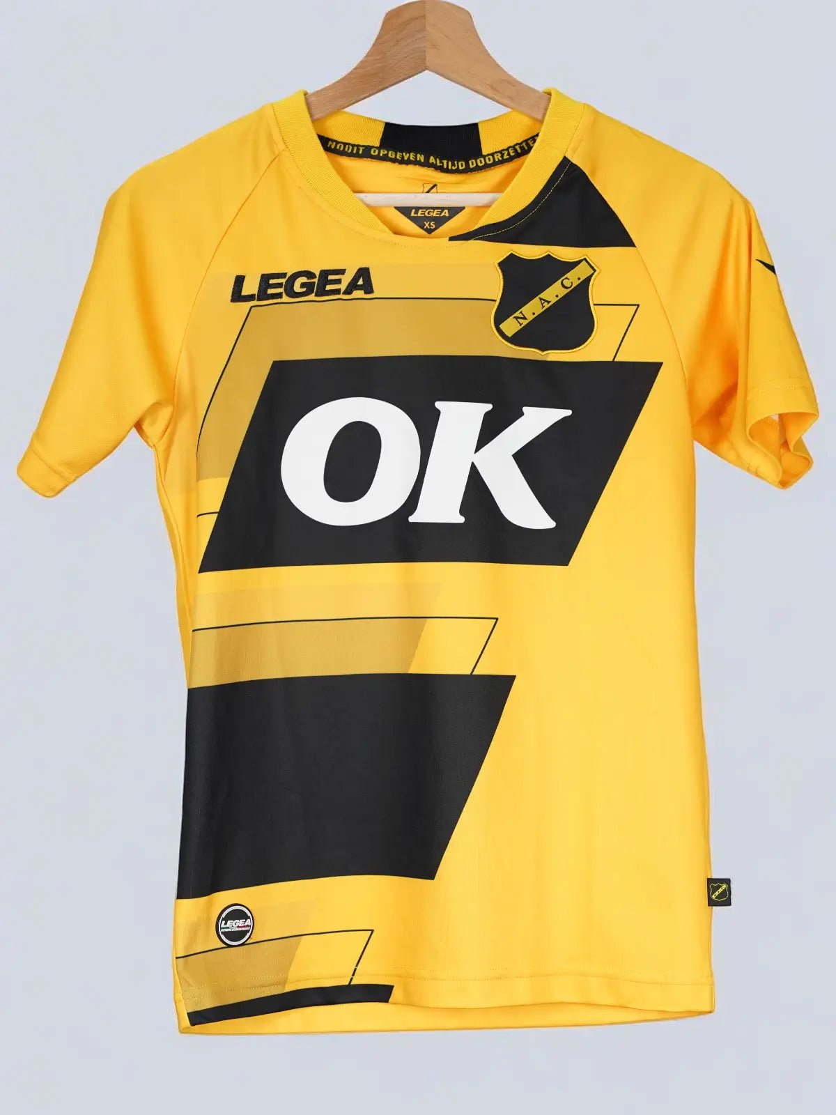 Nac Breda Home Shirt 2021/22 (XS)