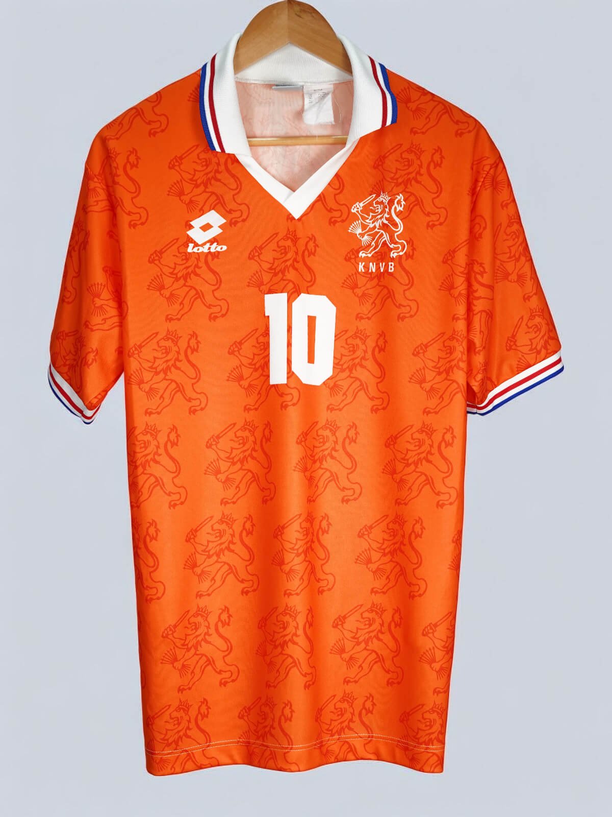 1994/95 Netherlands Bergkamp #10 Home Shirt (M) Lotto | First11