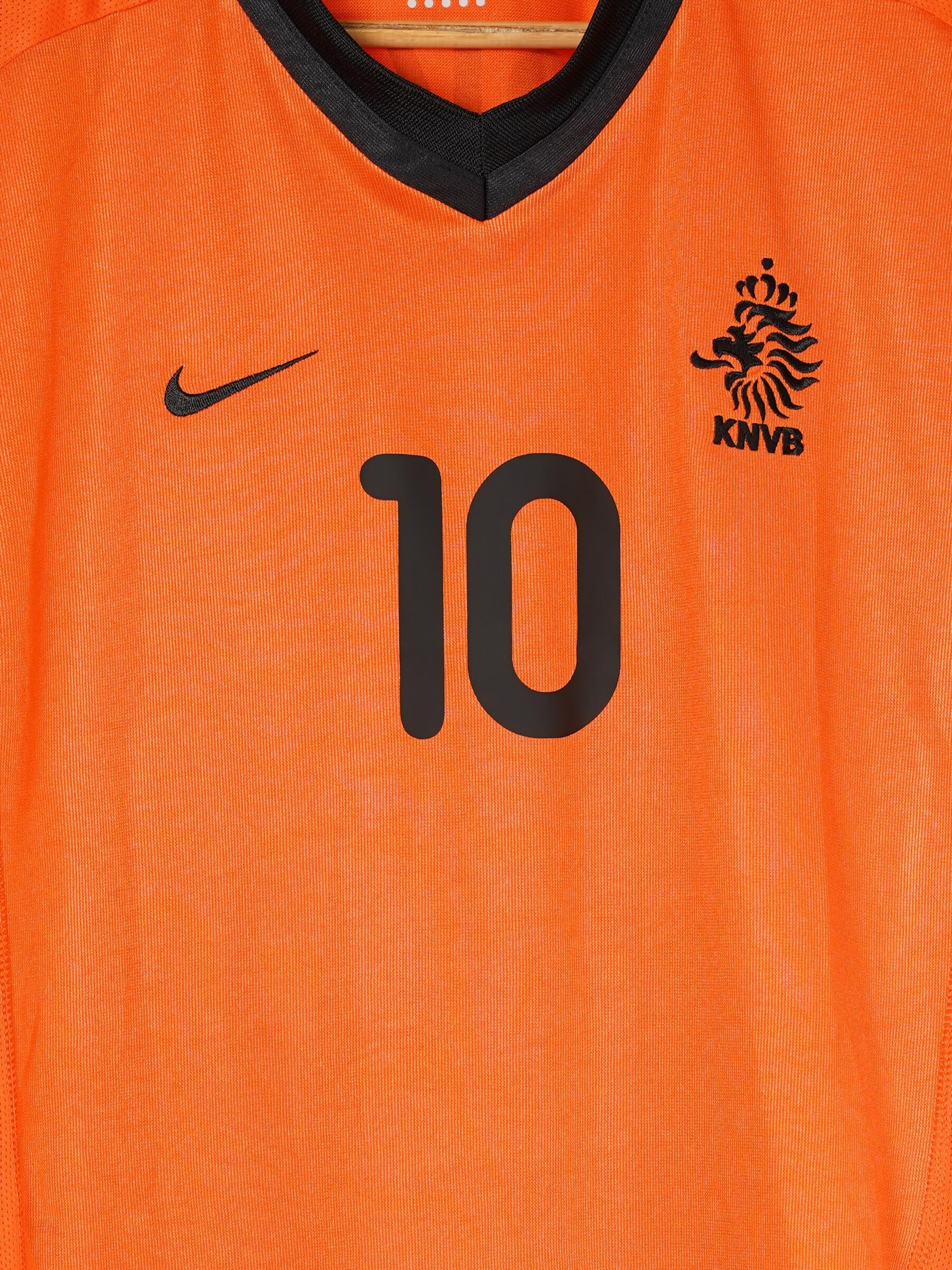 2000/01 Netherlands Bergkamp #10 Home Shirt (L) Nike | First11