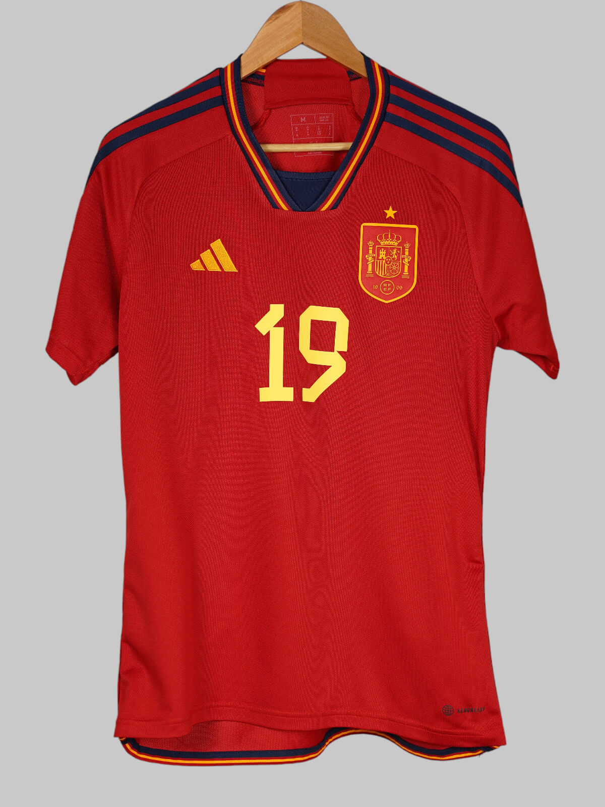 Spain Home Shirt 2022/23 Lamine Yamal #19 (M)