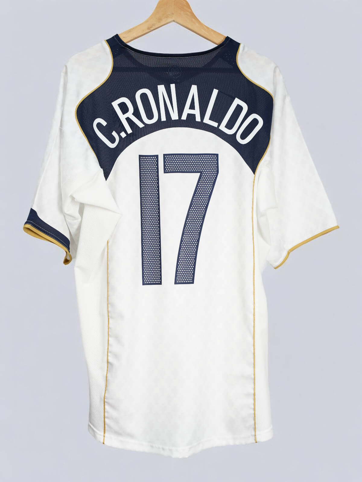 Portugal Away Shirt 2004/5 C.Ronaldo 17 (L)