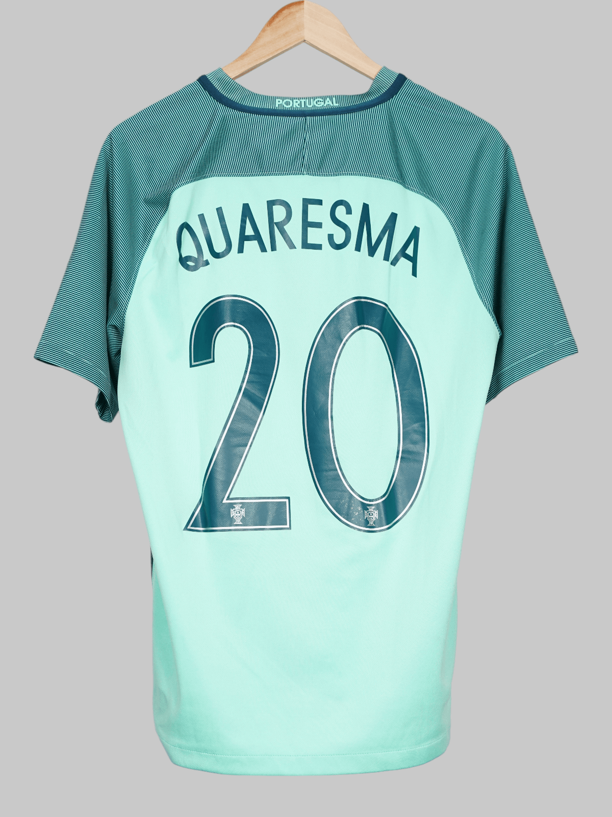Portugal Away Shirt 2016/17 Quaresma 20 (M)