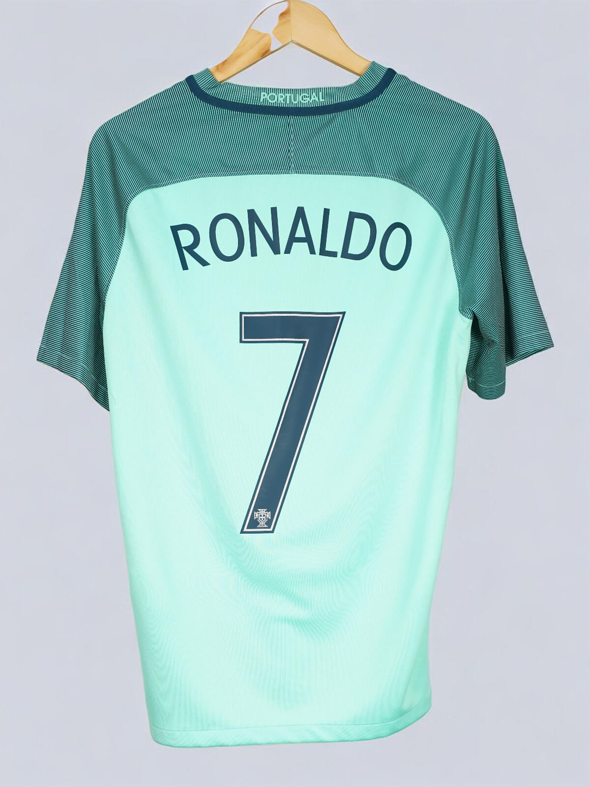 Portugal Away Shirt 2016/17 Ronaldo 7 (M)