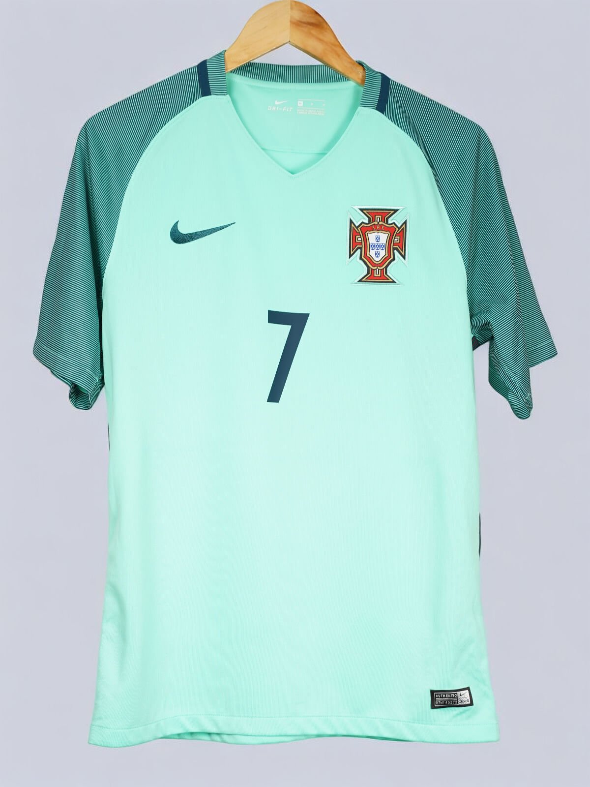 Portugal Away Shirt 2016/17 Ronaldo 7 (M)